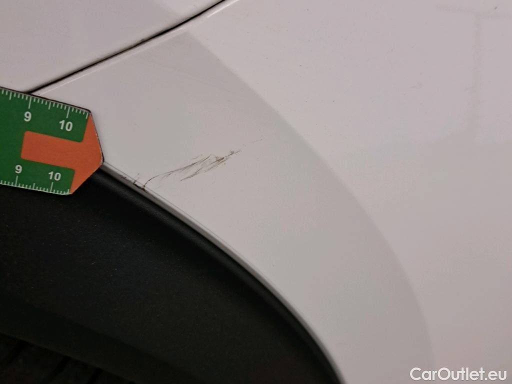  Peugeot  2008 PEUGEOT  / 2019 / 5P / todoterreno Active Puretech 100 S&S BVM6 #17