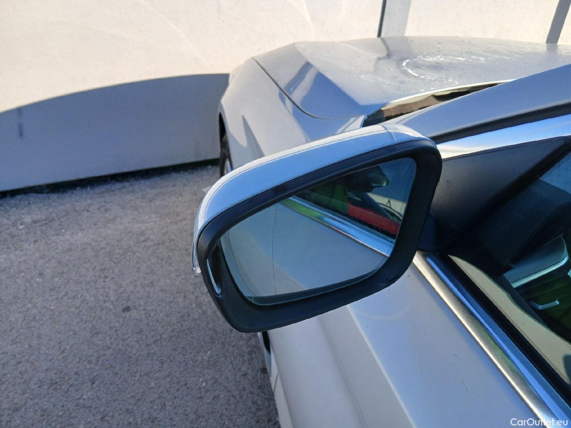  Bmw  Serie 5 BMW  / 2020 / 4P / sedán 520dA #8