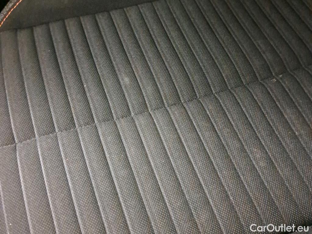  Peugeot  2008 PEUGEOT  / 2019 / 5P / todoterreno Active Puretech 100 S&S BVM6 #10