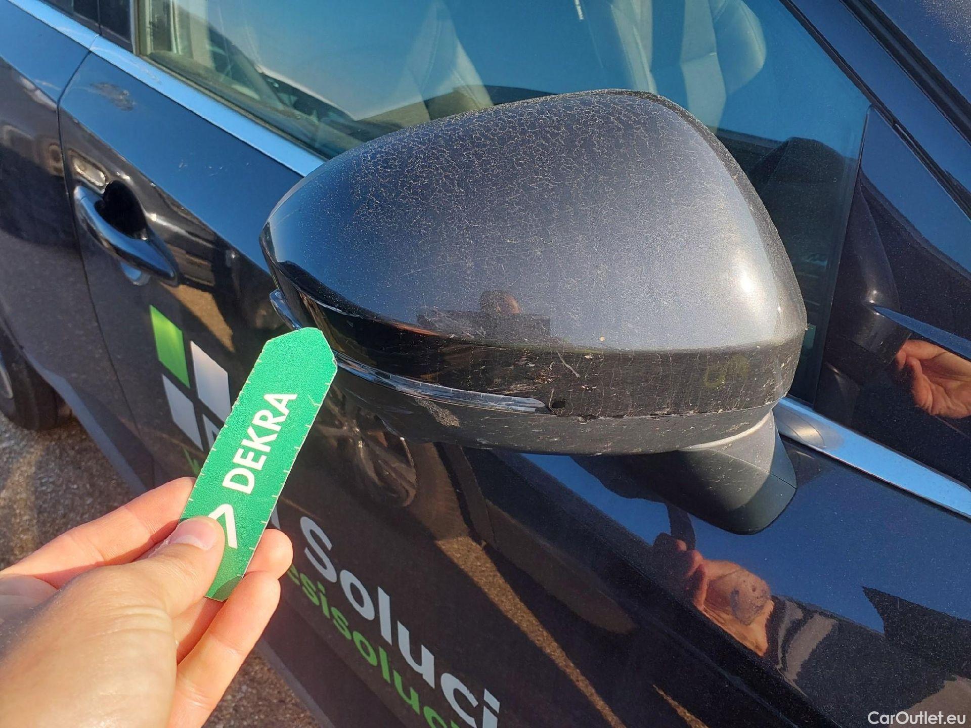  Nissan  Qashqai NISSAN  / 2021 / 5P / todoterreno DIG-T 116kW mHEV Xtronic Premiere Edit.(SL) #38