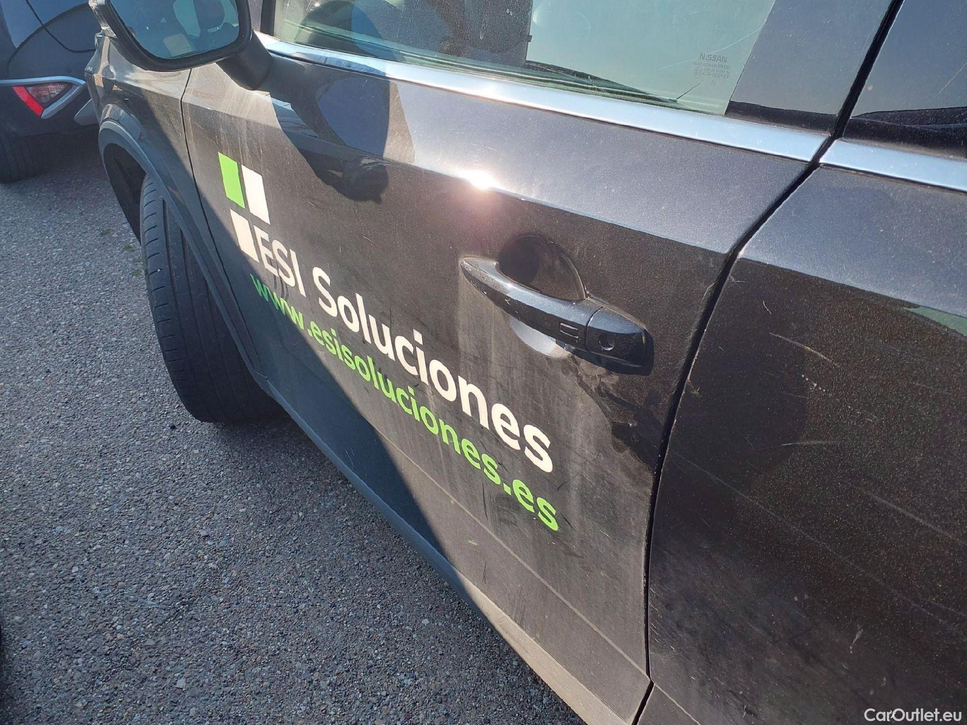  Nissan  Qashqai NISSAN  / 2021 / 5P / todoterreno DIG-T 116kW mHEV Xtronic Premiere Edit.(SL) #27