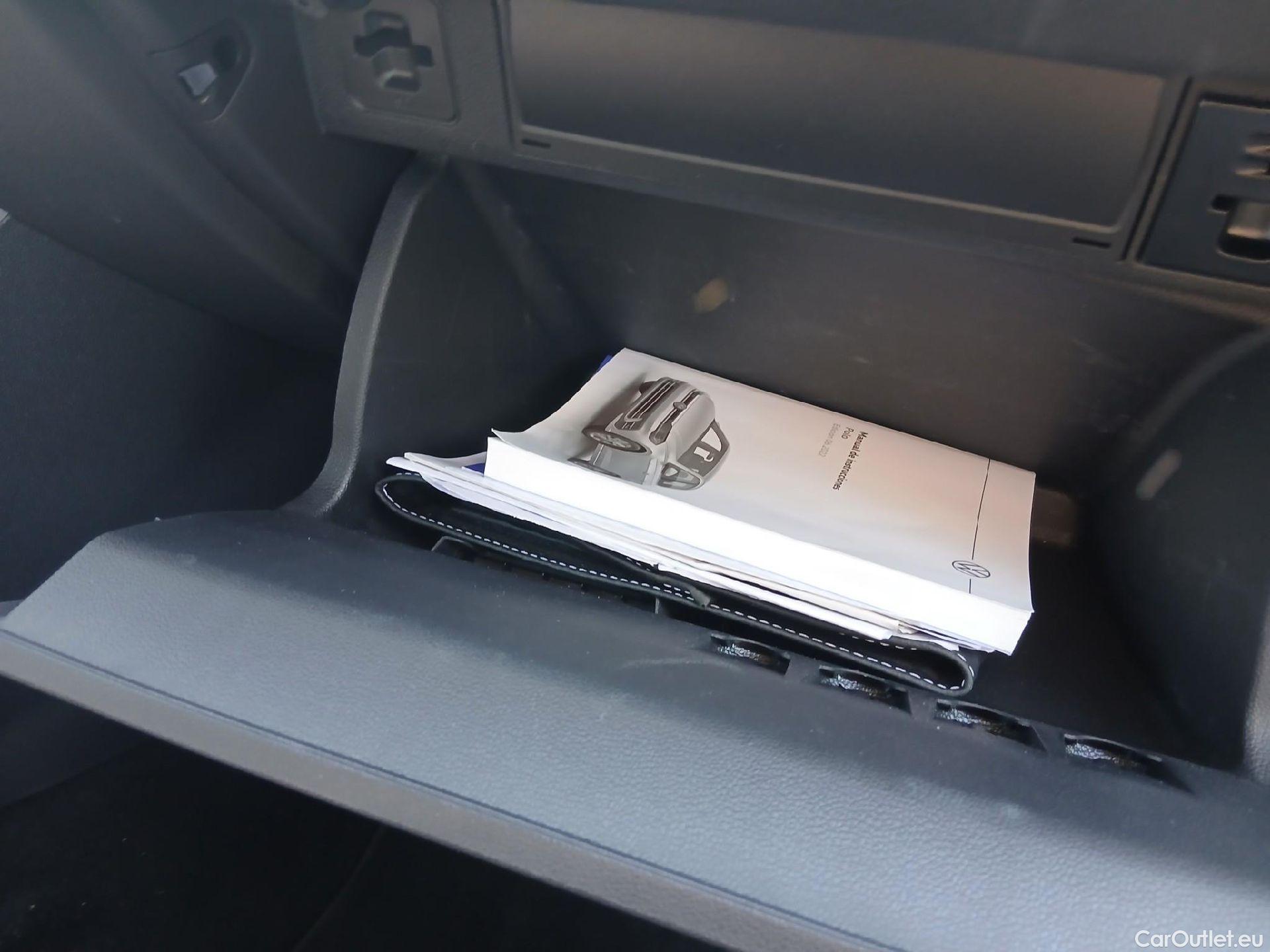  Volkswagen  Polo VOLKSWAGEN  / 2021 / 5P / berlina con portón Life 1.0 TSI 70kW (95CV) #1