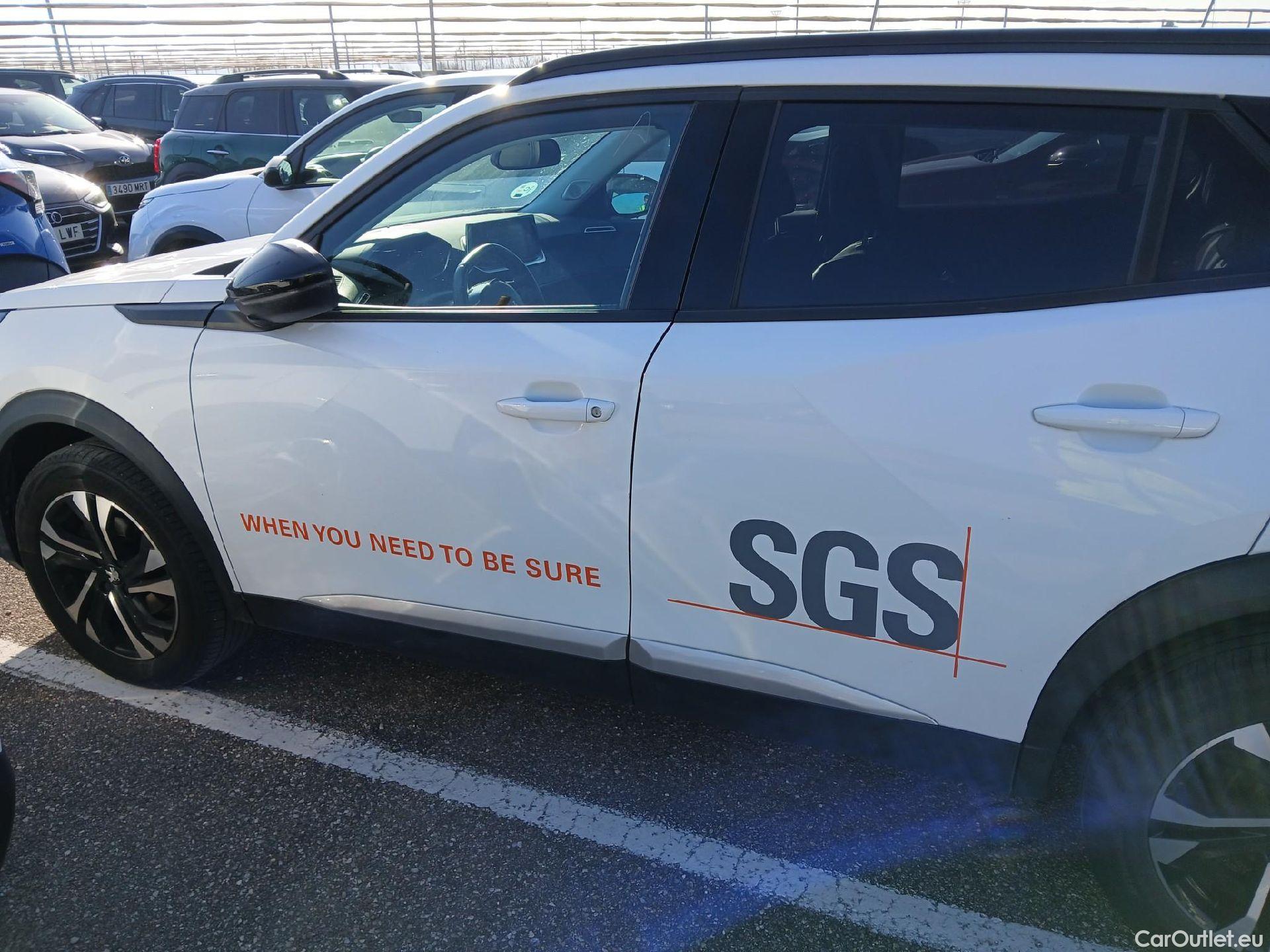  Peugeot  2008 PEUGEOT  / 2019 / 5P / todoterreno Allure BlueHDI 81kW (110CV) #2