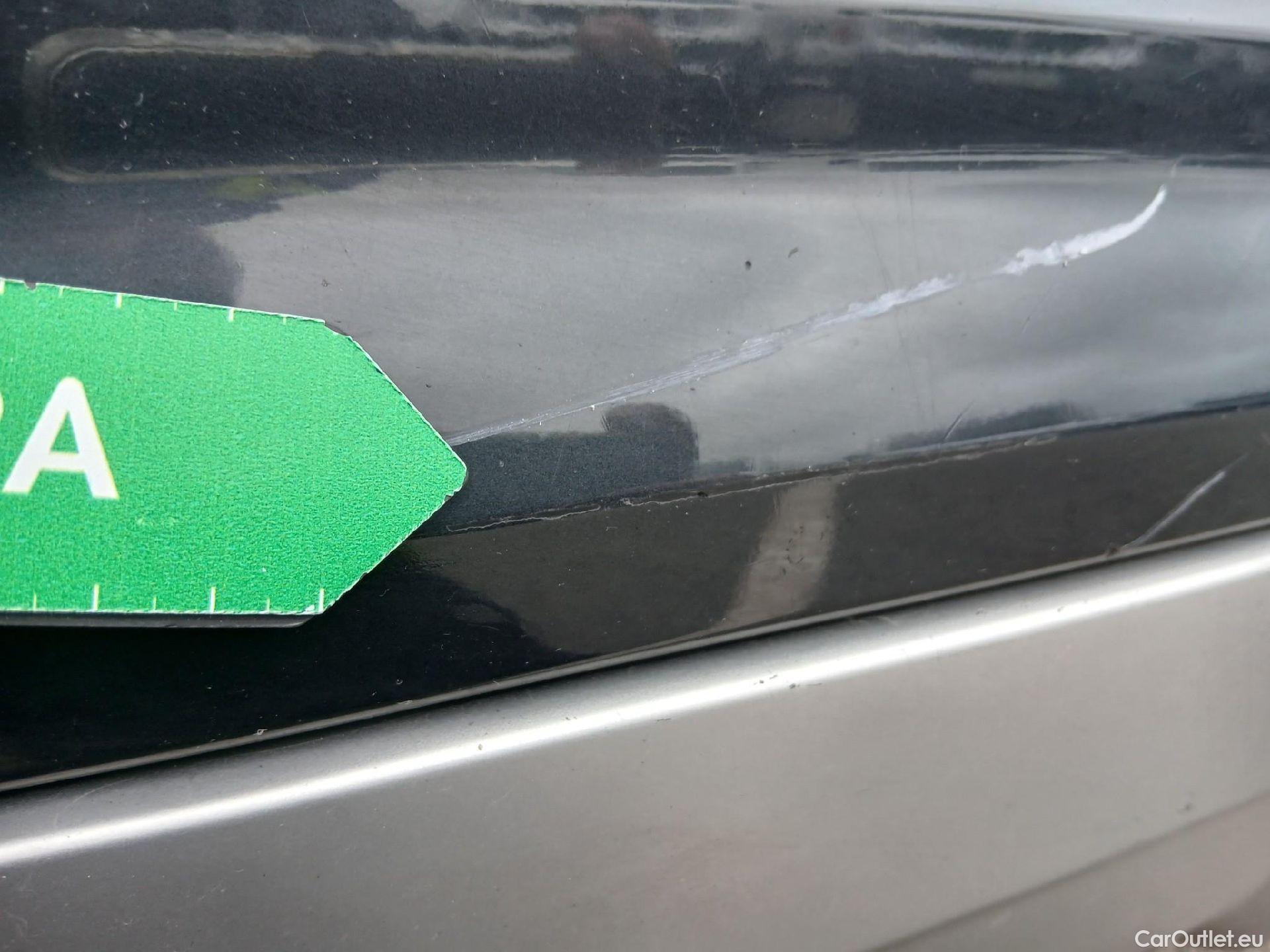  Audi  Q2 AUDI  / 2016 / 5P / todoterreno Design 30 TFSI 85kW (116CV) #38