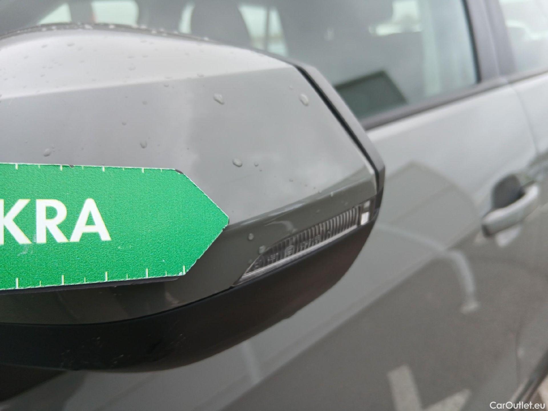  Audi  Q2 AUDI  / 2016 / 5P / todoterreno Design 30 TFSI 85kW (116CV) #19