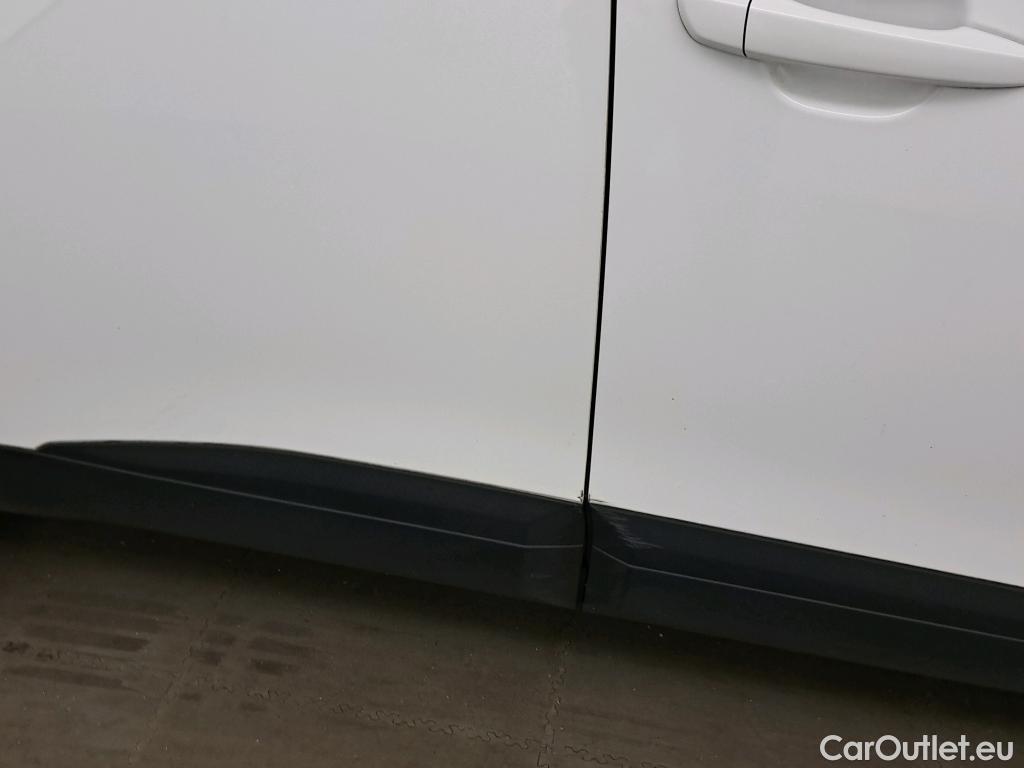  Peugeot  2008 PEUGEOT  / 2019 / 5P / todoterreno Active Puretech 100 S&S BVM6 #14