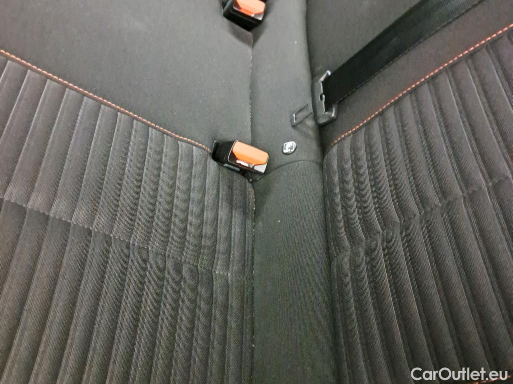  Peugeot  2008 PEUGEOT  / 2019 / 5P / todoterreno Active Puretech 100 S&S BVM6 #7