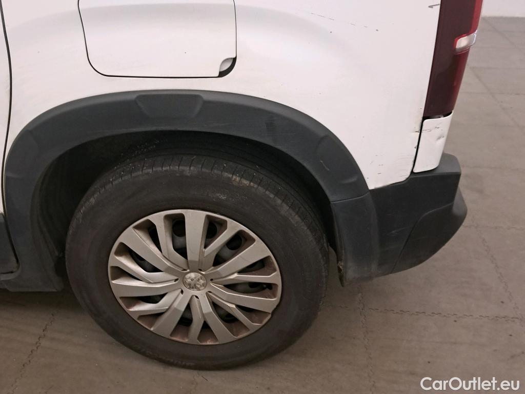  Peugeot  RIFTER PEUGEOT  / 2018 / 5P / monovolumen compacto Active Pack Standard BlueHDi 73kW #50