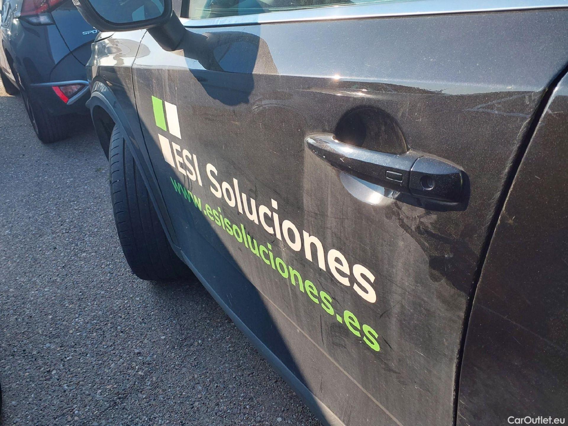  Nissan  Qashqai NISSAN  / 2021 / 5P / todoterreno DIG-T 116kW mHEV Xtronic Premiere Edit.(SL) #3