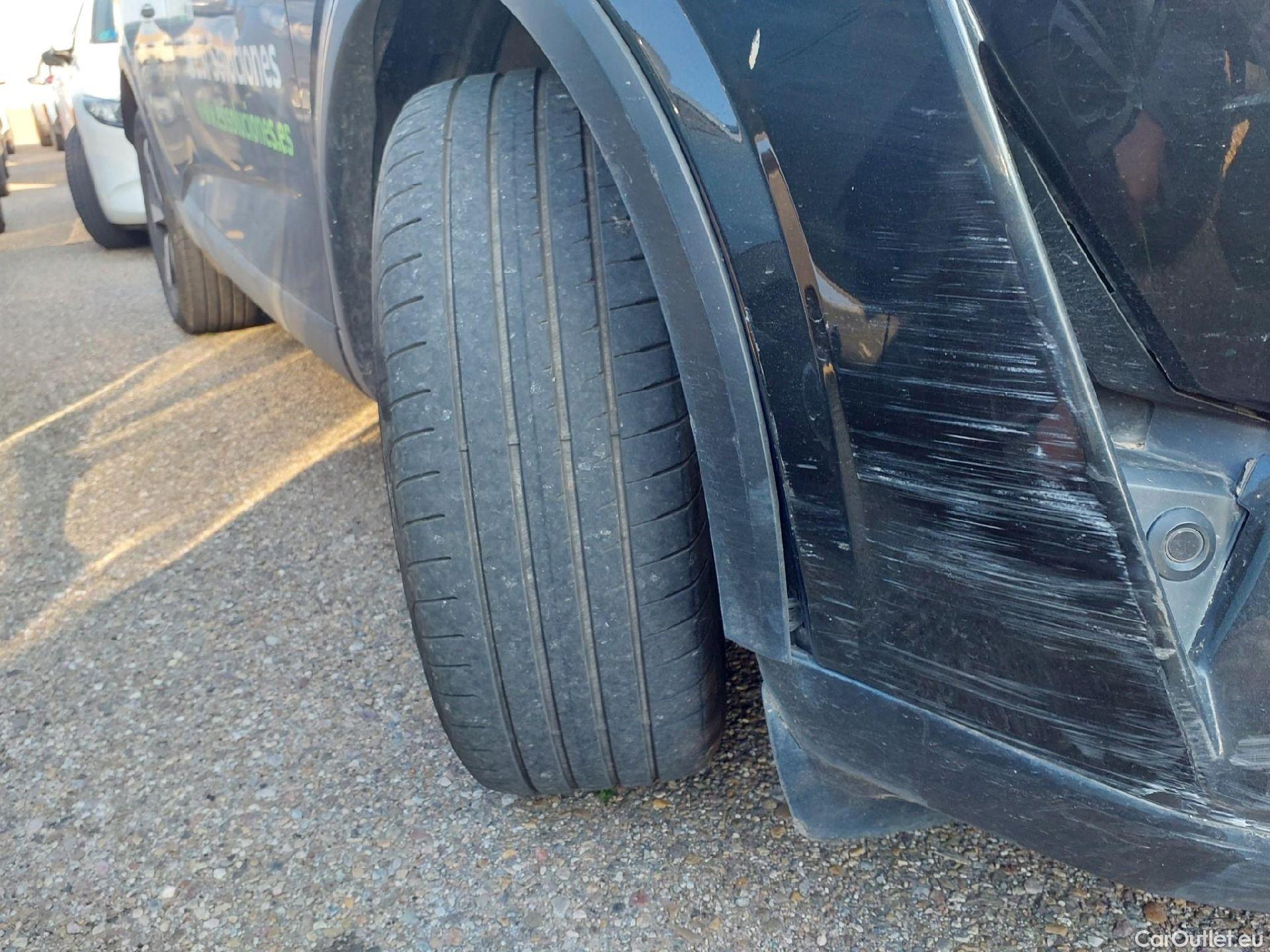  Nissan  Qashqai NISSAN  / 2021 / 5P / todoterreno DIG-T 116kW mHEV Xtronic Premiere Edit.(SL) #17