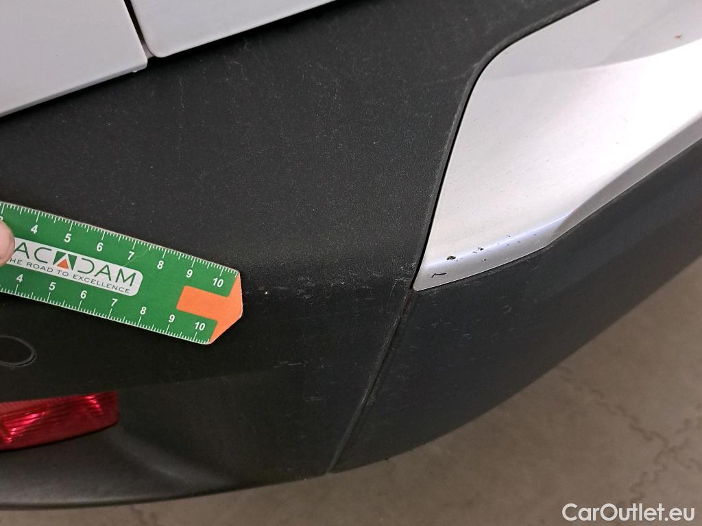  Peugeot  2008 PEUGEOT  / 2019 / 5P / todoterreno Active Puretech 100 S&S BVM6 #20