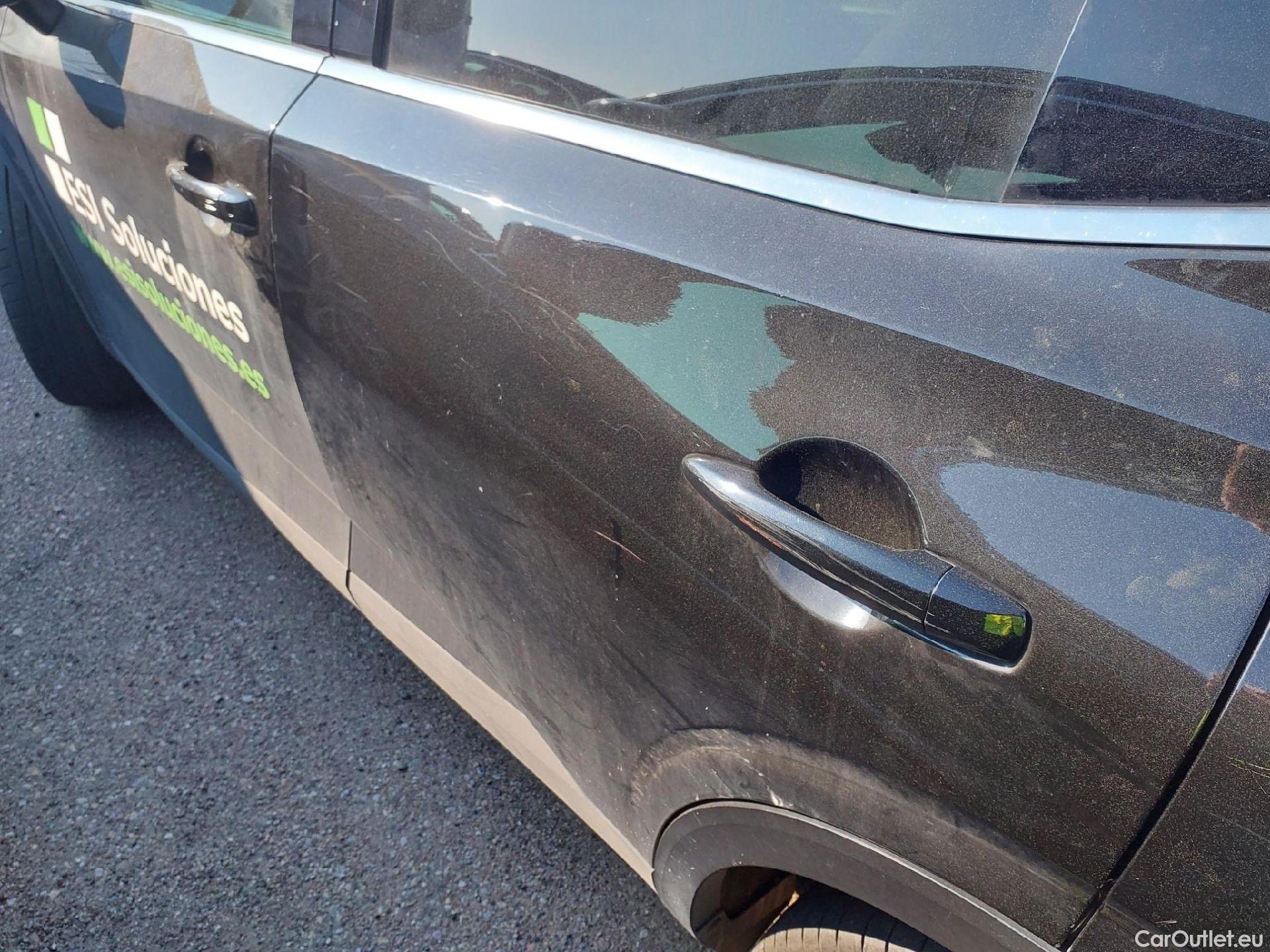  Nissan  Qashqai NISSAN  / 2021 / 5P / todoterreno DIG-T 116kW mHEV Xtronic Premiere Edit.(SL) #28