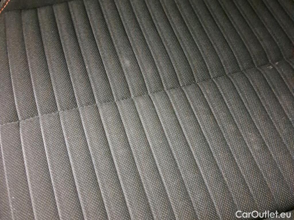  Peugeot  2008 PEUGEOT  / 2019 / 5P / todoterreno Active Puretech 100 S&S BVM6 #11