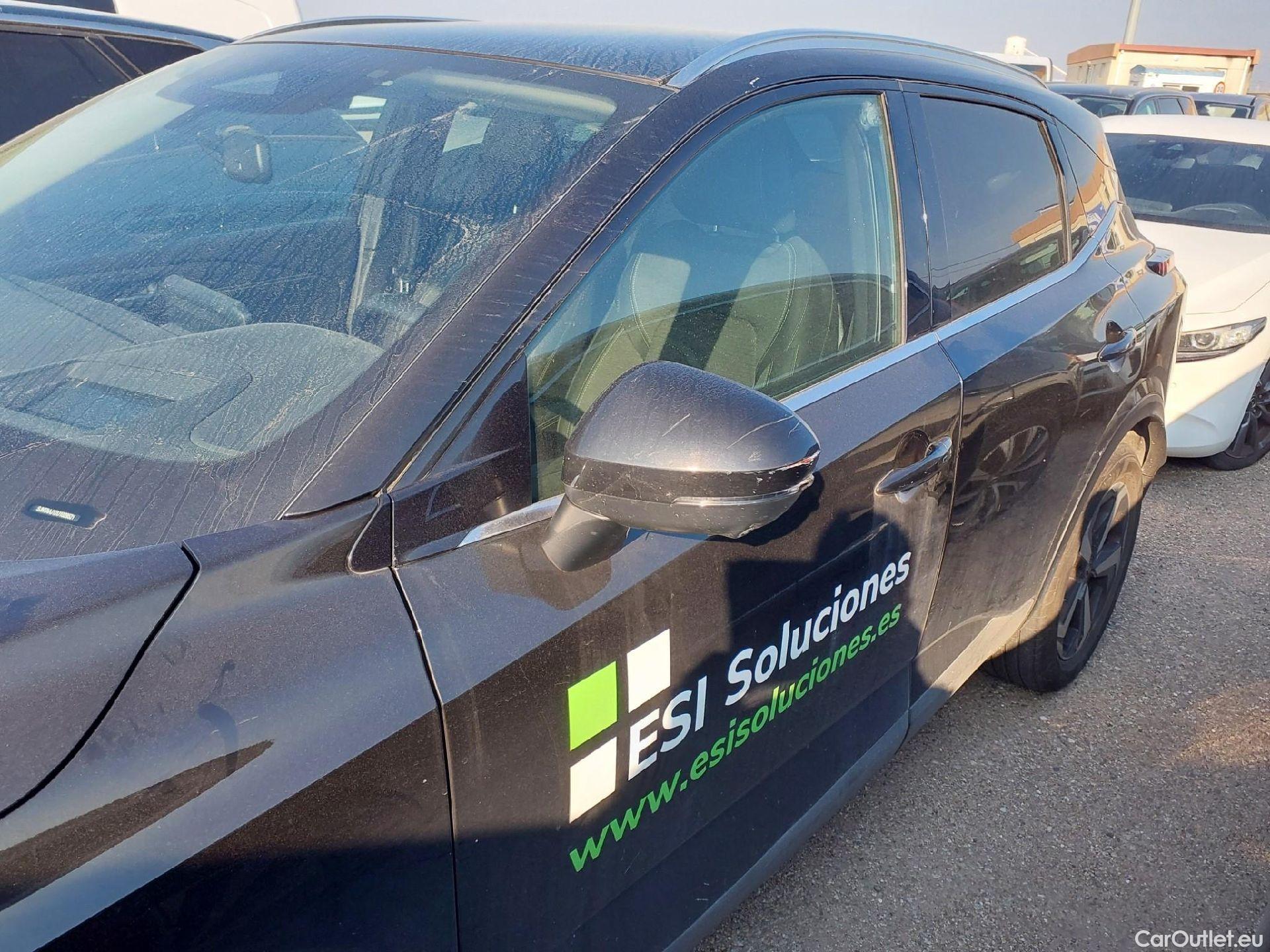  Nissan  Qashqai NISSAN  / 2021 / 5P / todoterreno DIG-T 116kW mHEV Xtronic Premiere Edit.(SL) #24