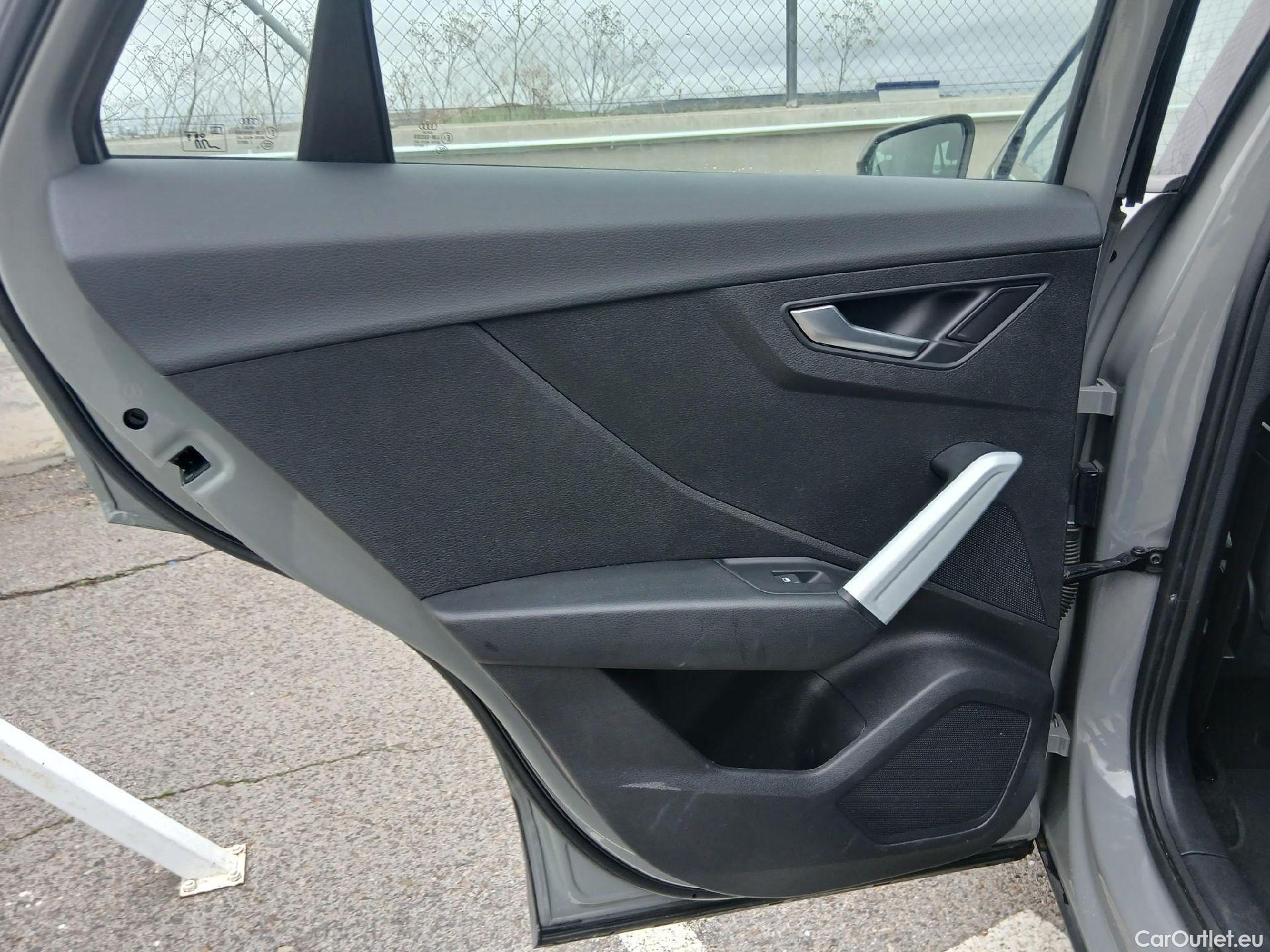  Audi  Q2 AUDI  / 2016 / 5P / todoterreno Design 30 TFSI 85kW (116CV) #29