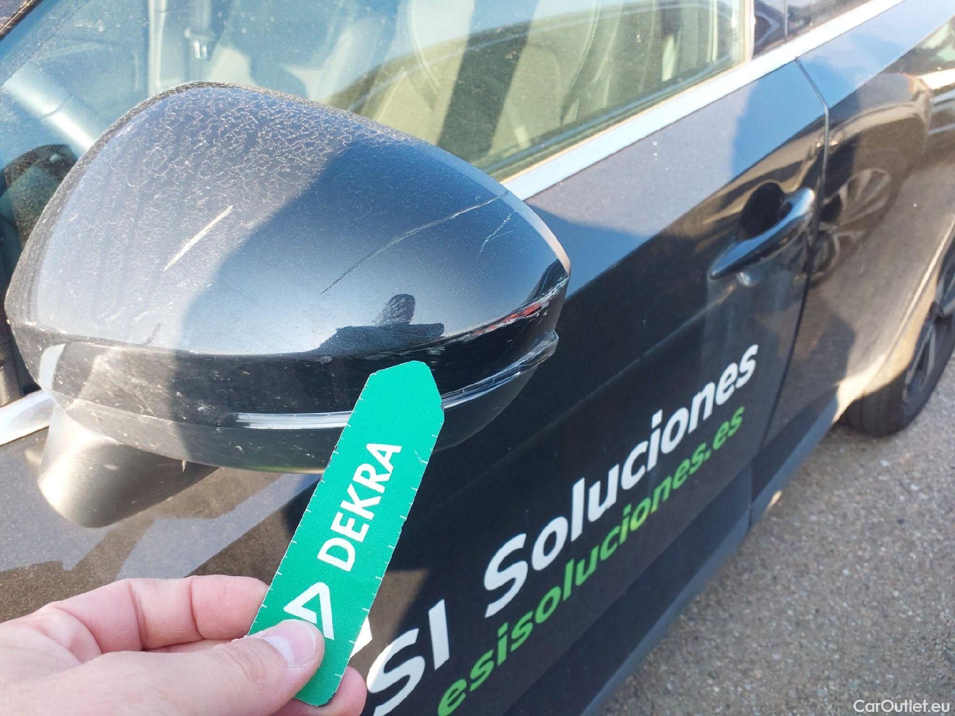  Nissan  Qashqai NISSAN  / 2021 / 5P / todoterreno DIG-T 116kW mHEV Xtronic Premiere Edit.(SL) #23