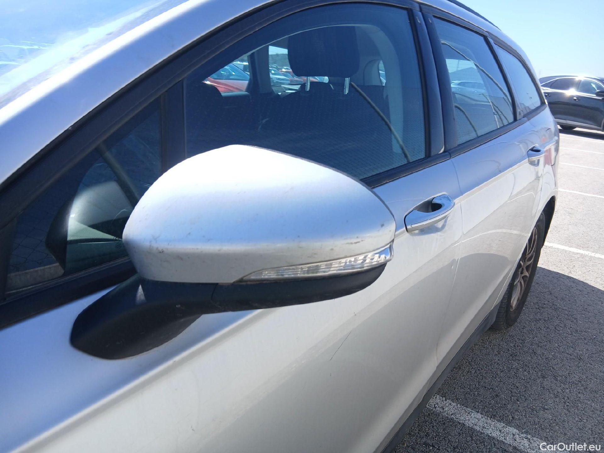  Ford  Mondeo FORD  / 2014 / 5P / familiar 2.0 TDCi 110kW Trend SportBreak #13