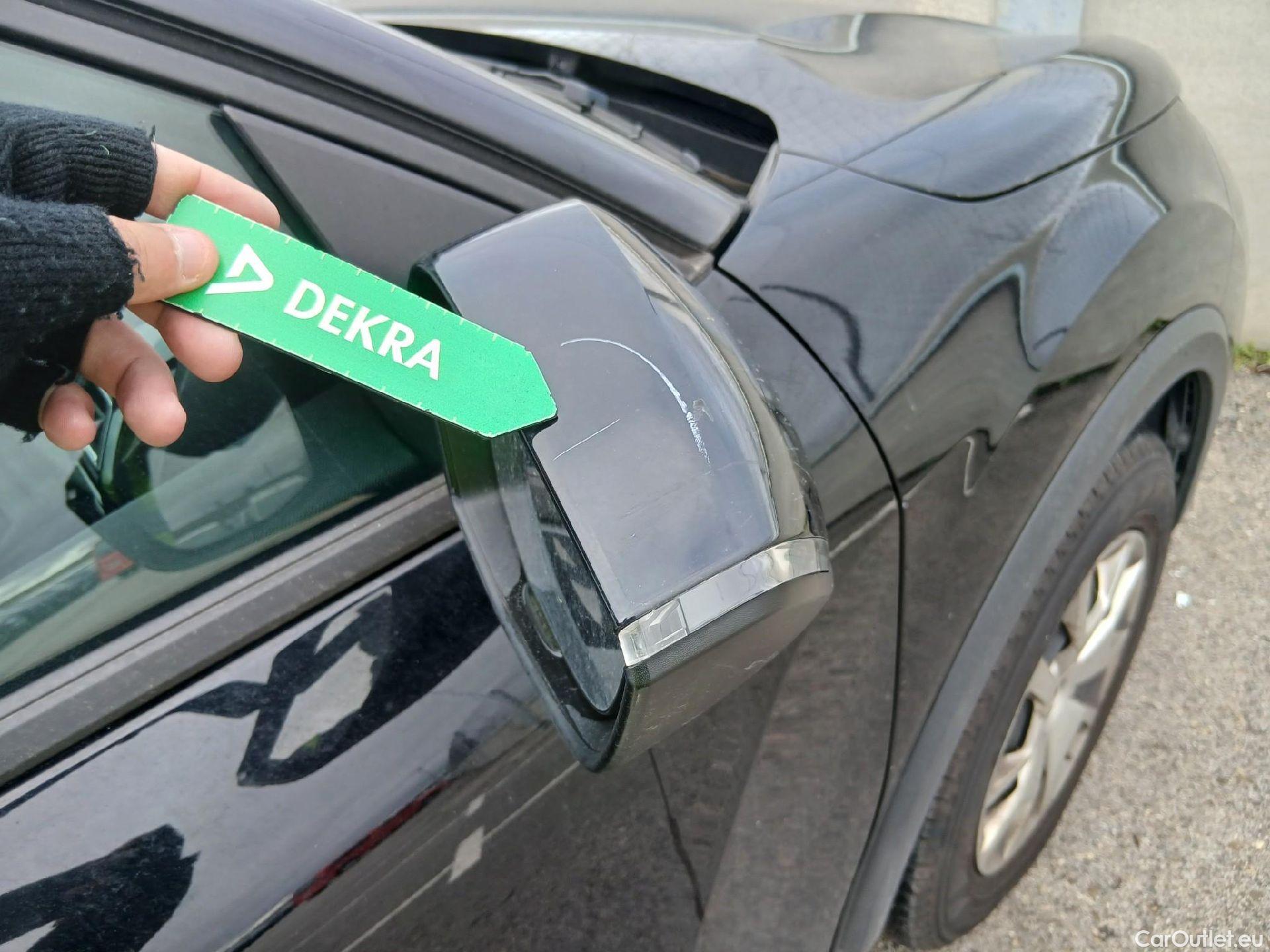  Citroen  C4 CITROEN  / 2020 / 5P / berlina con portón BlueHdi 110 S&S Live Pack #24