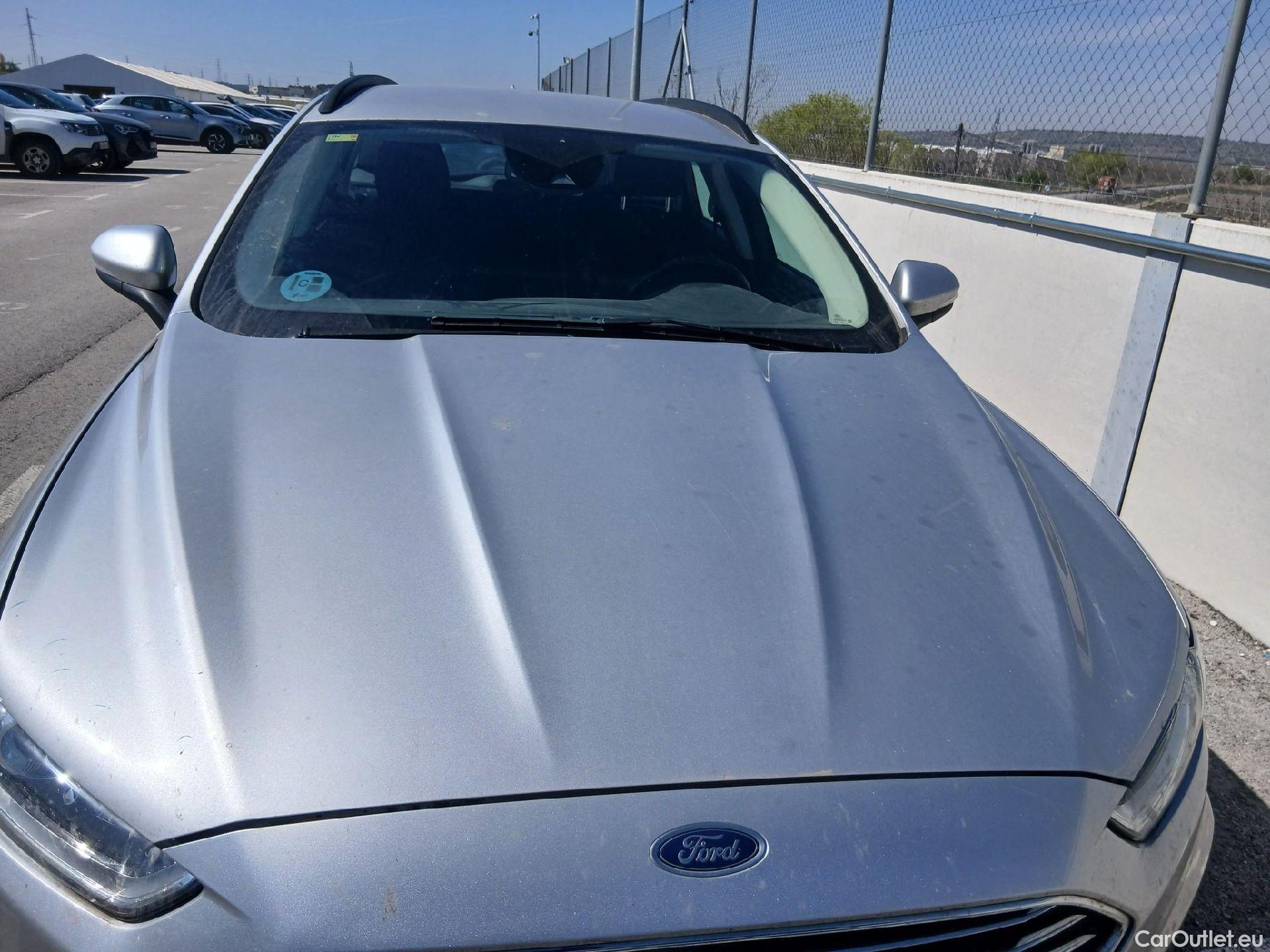  Ford  Mondeo FORD  / 2014 / 5P / familiar 2.0 TDCi 110kW Trend SportBreak #3