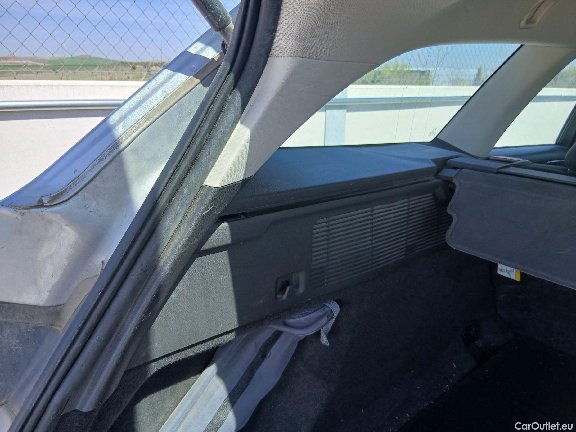  Ford  Mondeo FORD  / 2014 / 5P / familiar 2.0 TDCi 110kW Trend SportBreak #34