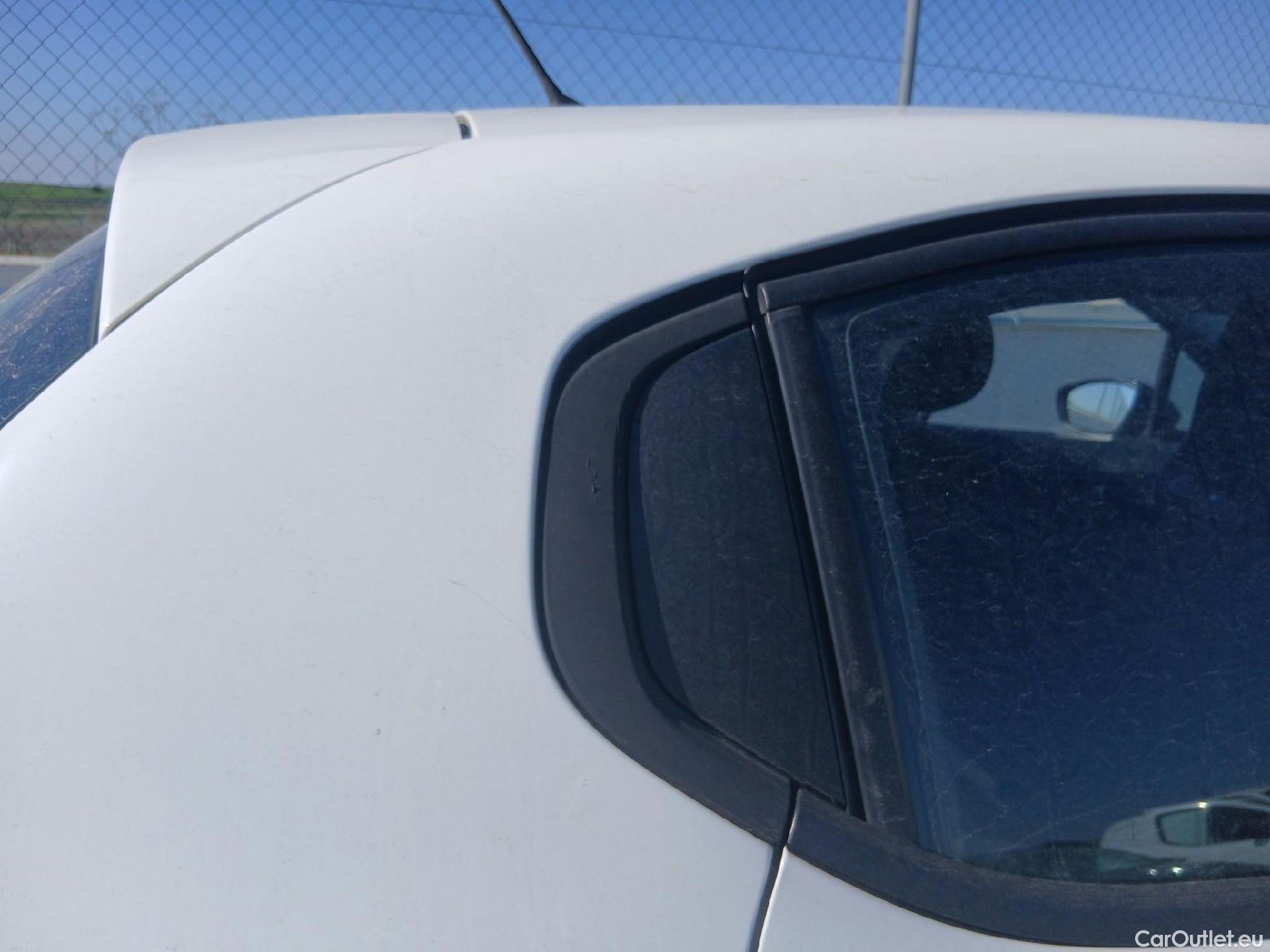  Citroen  C3 CITROEN  / 2020 / 5P / berlina con portón BlueHDi 75KW (100CV) S&S Live Pack #37