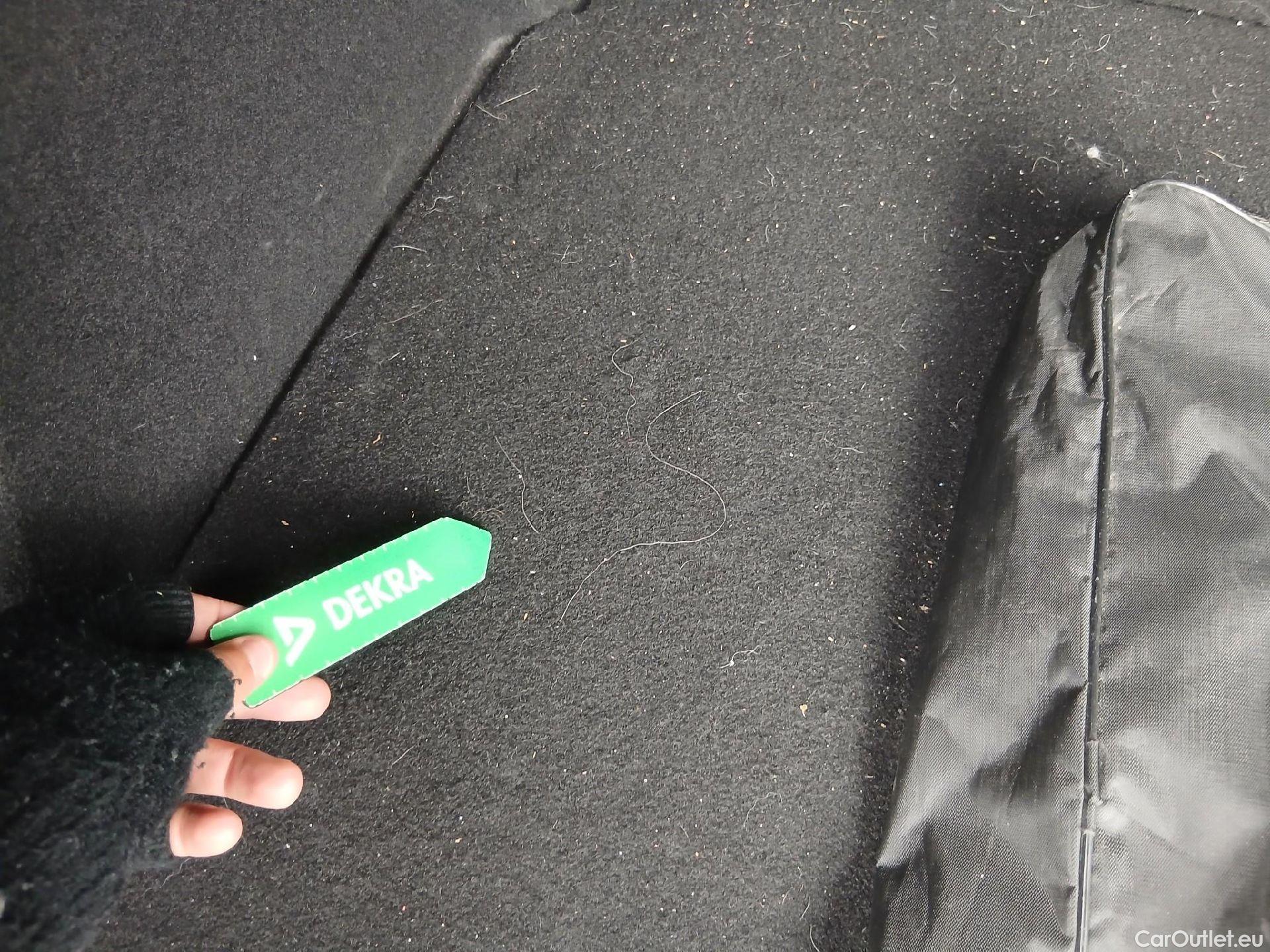  Citroen  C4 CITROEN  / 2020 / 5P / berlina con portón BlueHdi 110 S&S Live Pack #28