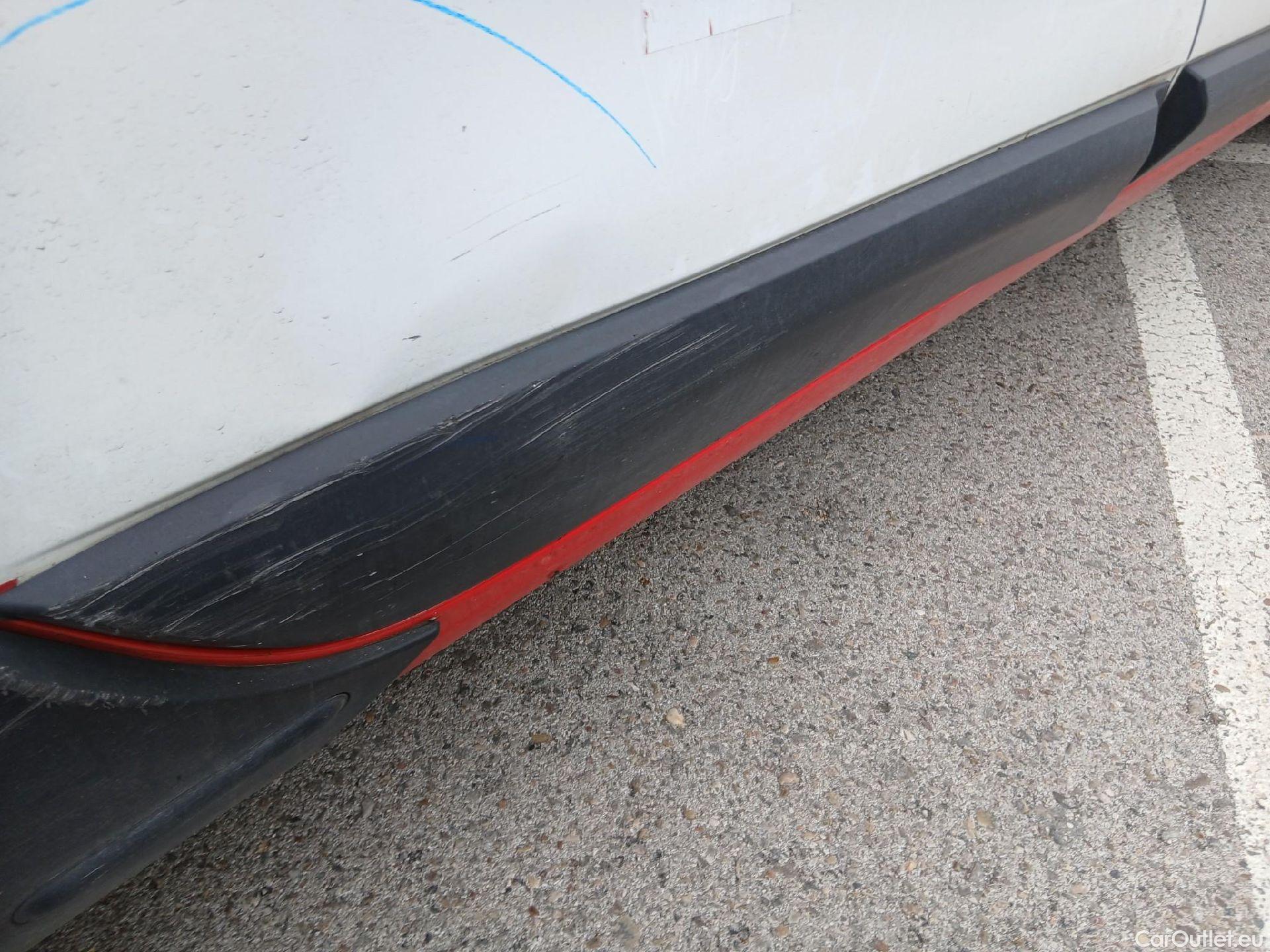  Dacia  Lodgy DACIA  / 2012 / 5P / monovolumen compacto SL Aniversario Blue dCi 85kW(115CV) 7Pl(SP) #62