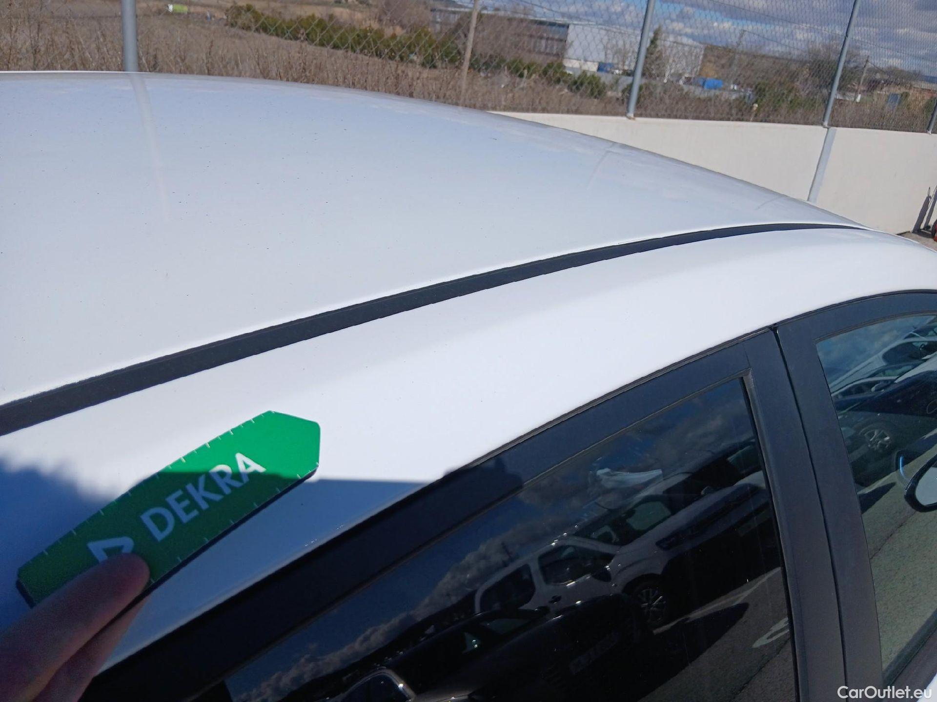  Hyundai   Ioniq HYUNDAI / 2016 / 5P / berlina con portón 1.6 GDI HEV Klass DCT #34