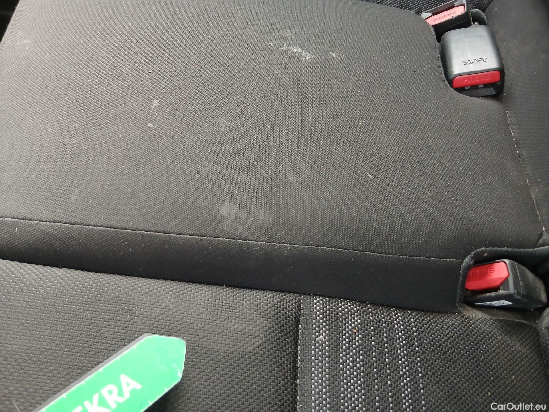  Hyundai  i20 HYUNDAI  / 2020 / 5P / berlina con portón 1.0 TGDI 74kW (100CV) 48V Essence #4