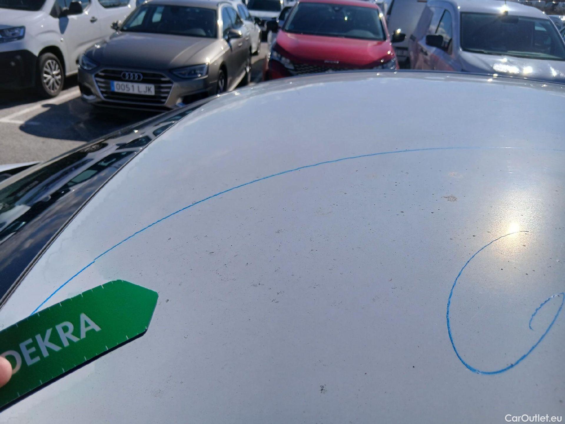  Hyundai   Ioniq HYUNDAI / 2016 / 5P / berlina con portón 1.6 GDI HEV Klass DCT #22