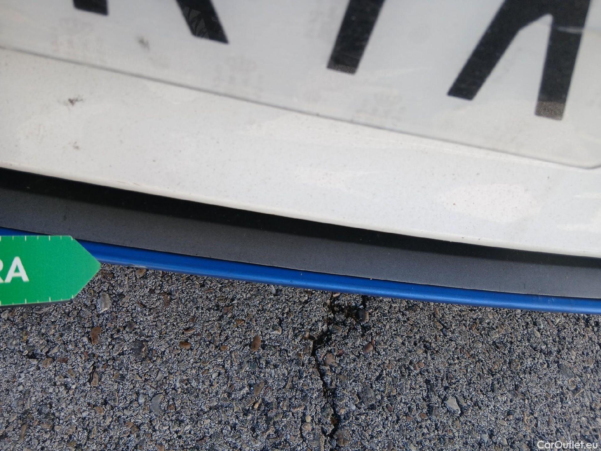  Hyundai   Ioniq HYUNDAI / 2016 / 5P / berlina con portón 1.6 GDI HEV Klass DCT #20