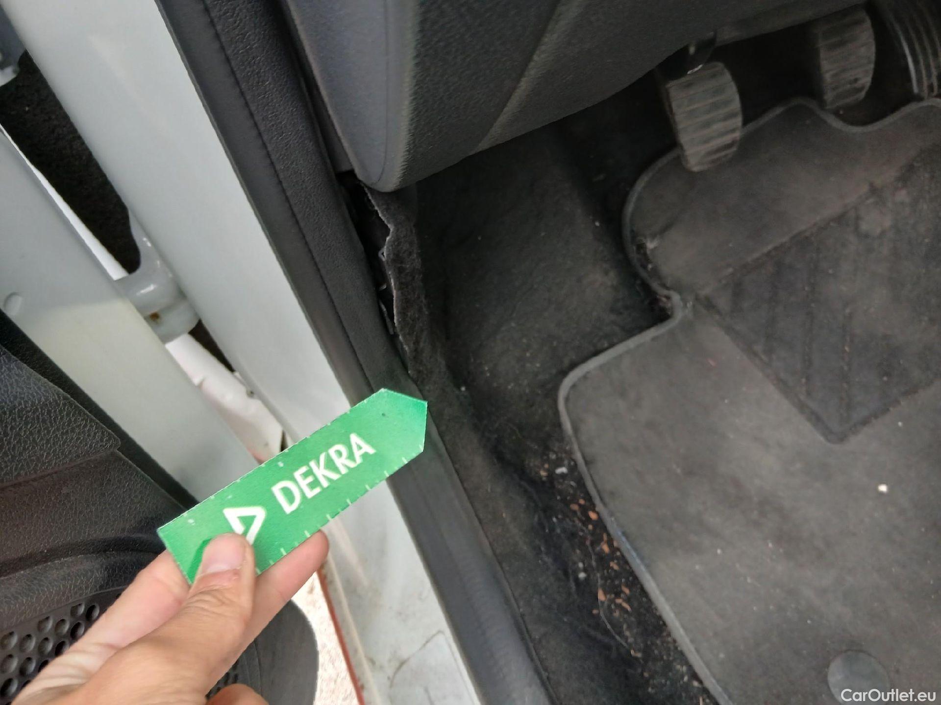  Dacia  Lodgy DACIA  / 2012 / 5P / monovolumen compacto SL Aniversario Blue dCi 85kW(115CV) 7Pl(SP) #26