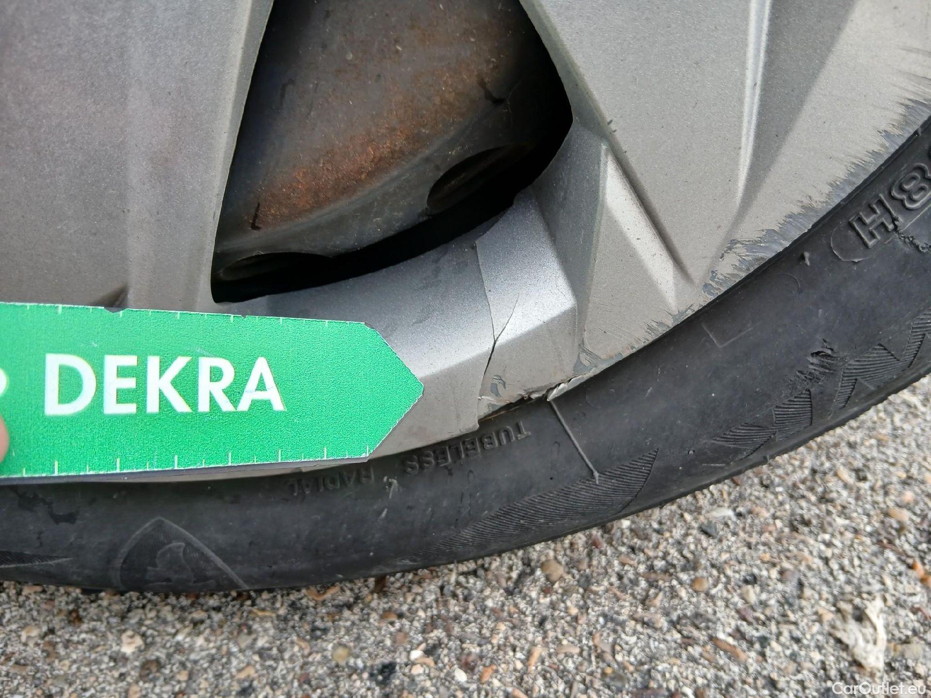  Hyundai  i20 HYUNDAI  / 2020 / 5P / berlina con portón 1.0 TGDI 74kW (100CV) 48V Essence #16