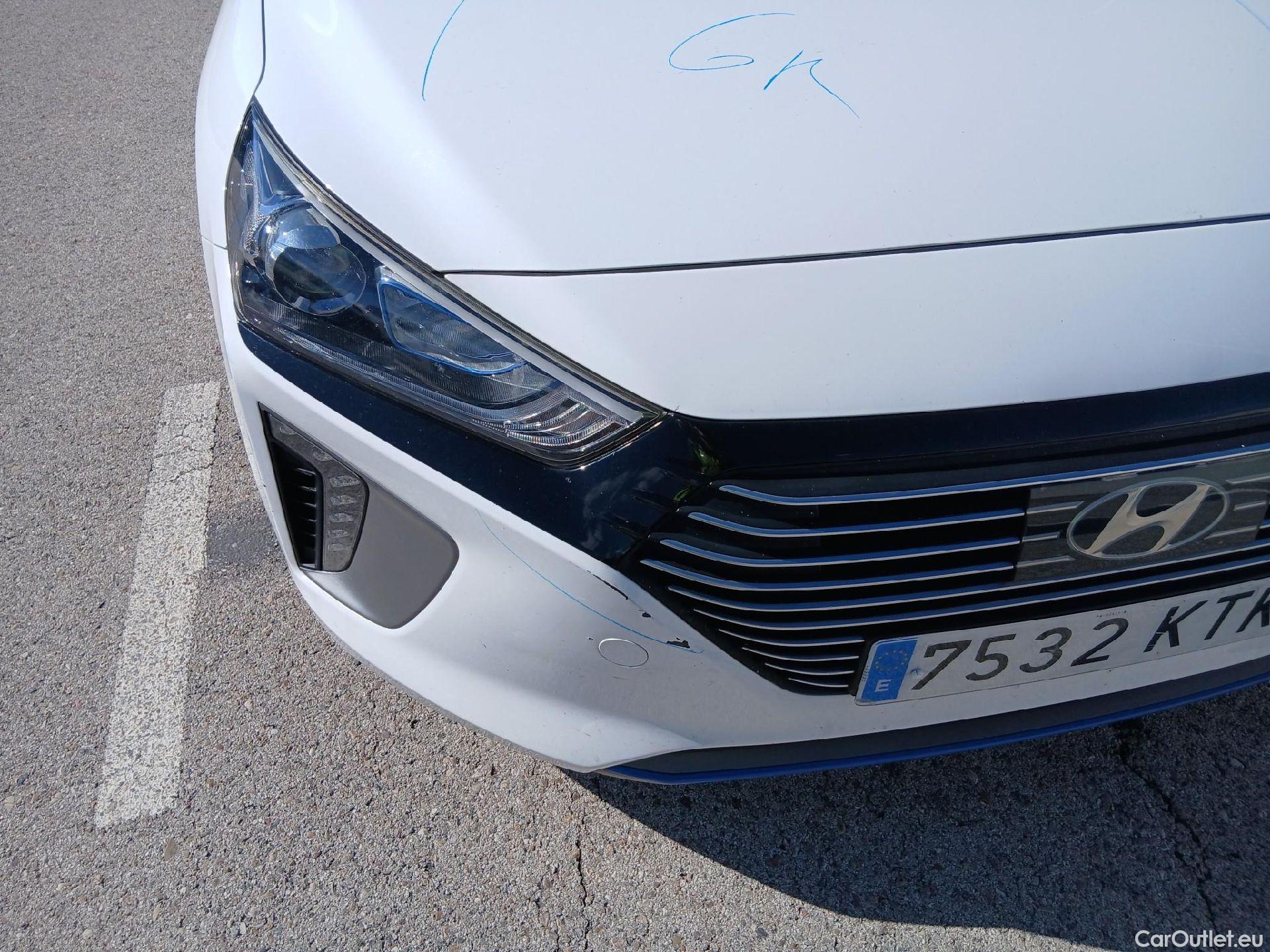  Hyundai   Ioniq HYUNDAI / 2016 / 5P / berlina con portón 1.6 GDI HEV Klass DCT #16