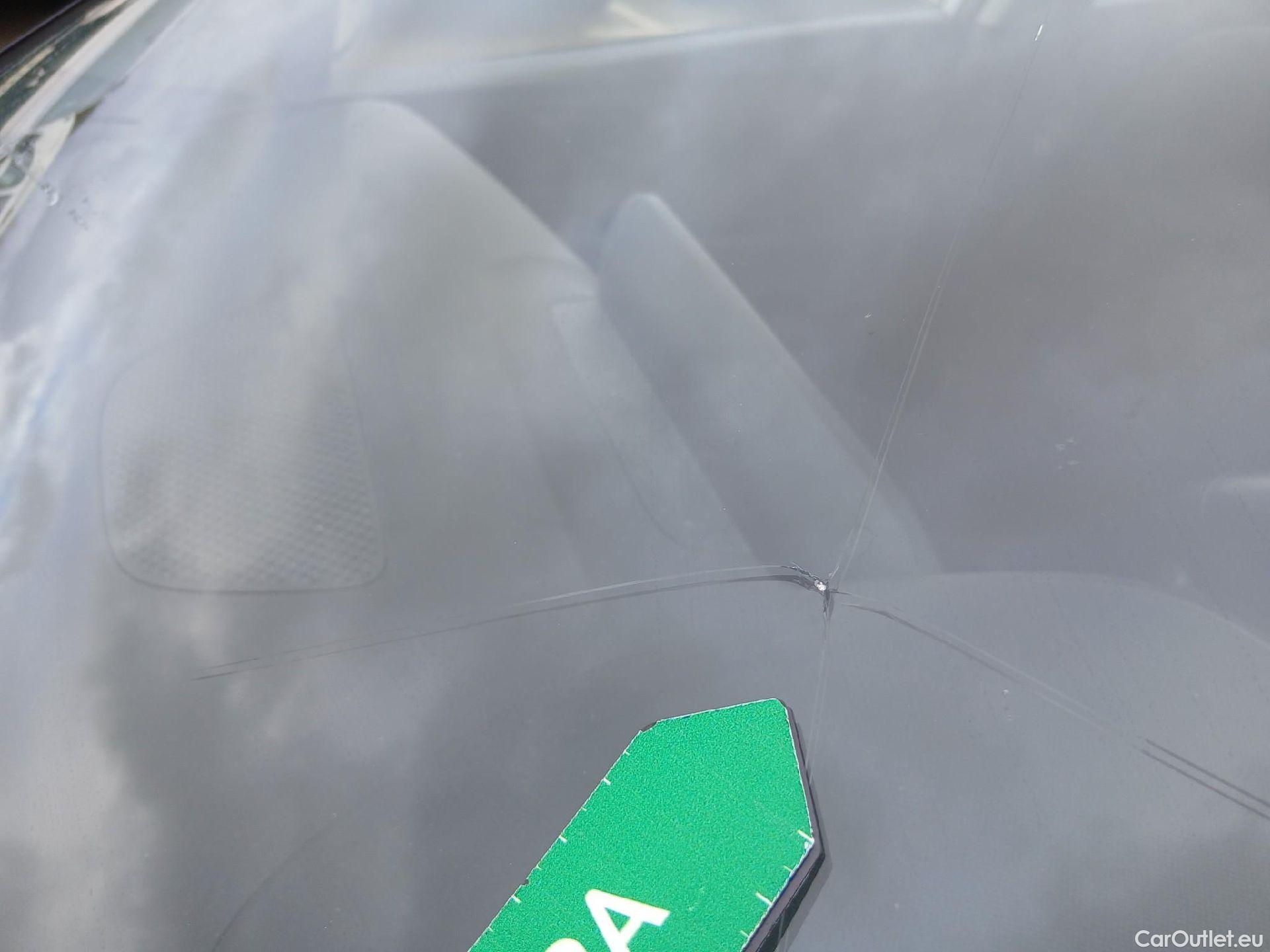  Hyundai  i20 HYUNDAI  / 2020 / 5P / berlina con portón 1.0 TGDI 74kW (100CV) 48V Essence #1