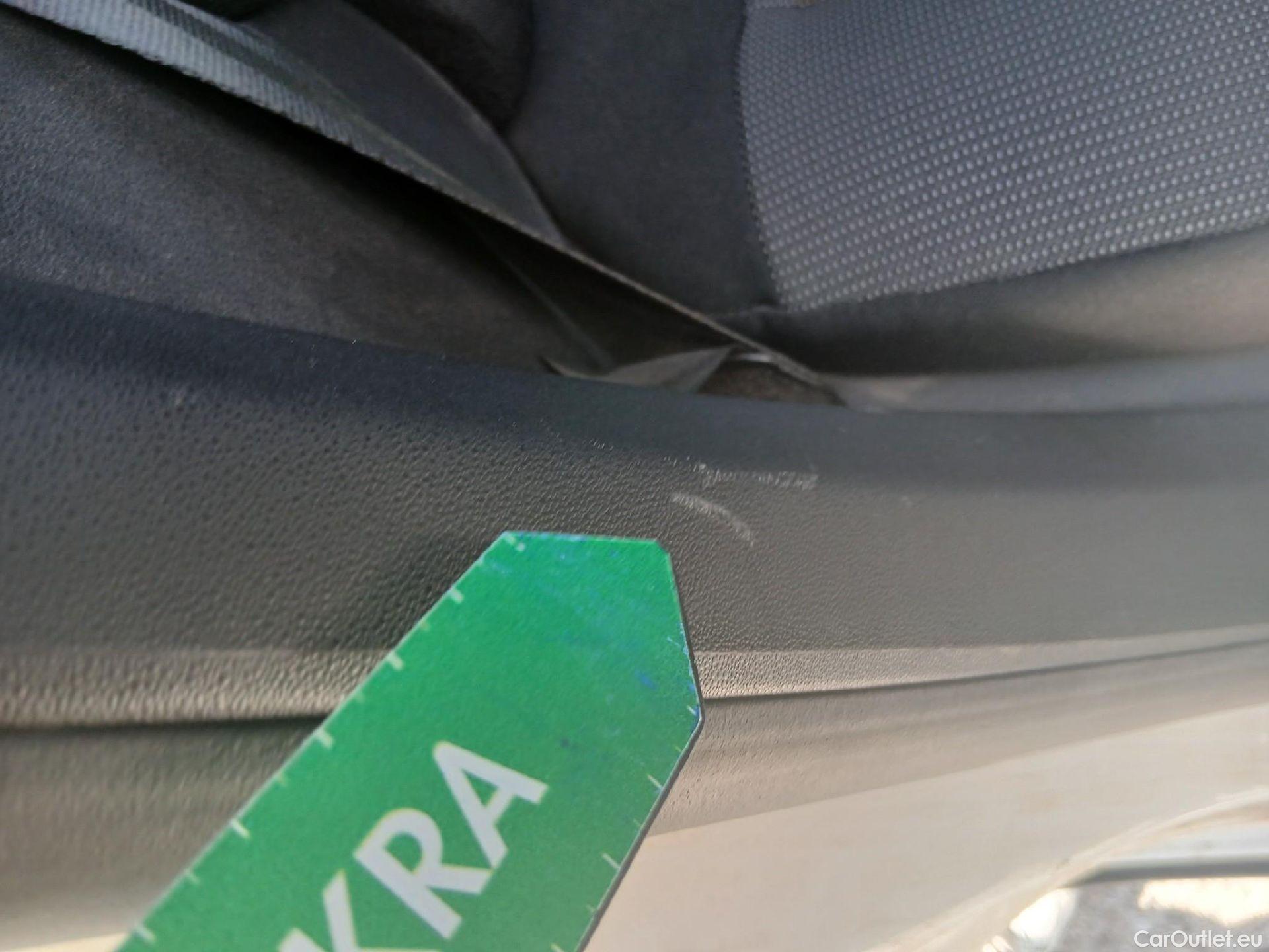  Citroen  C3 CITROEN  / 2020 / 5P / berlina con portón BlueHDi 75KW (100CV) S&S Live Pack #42