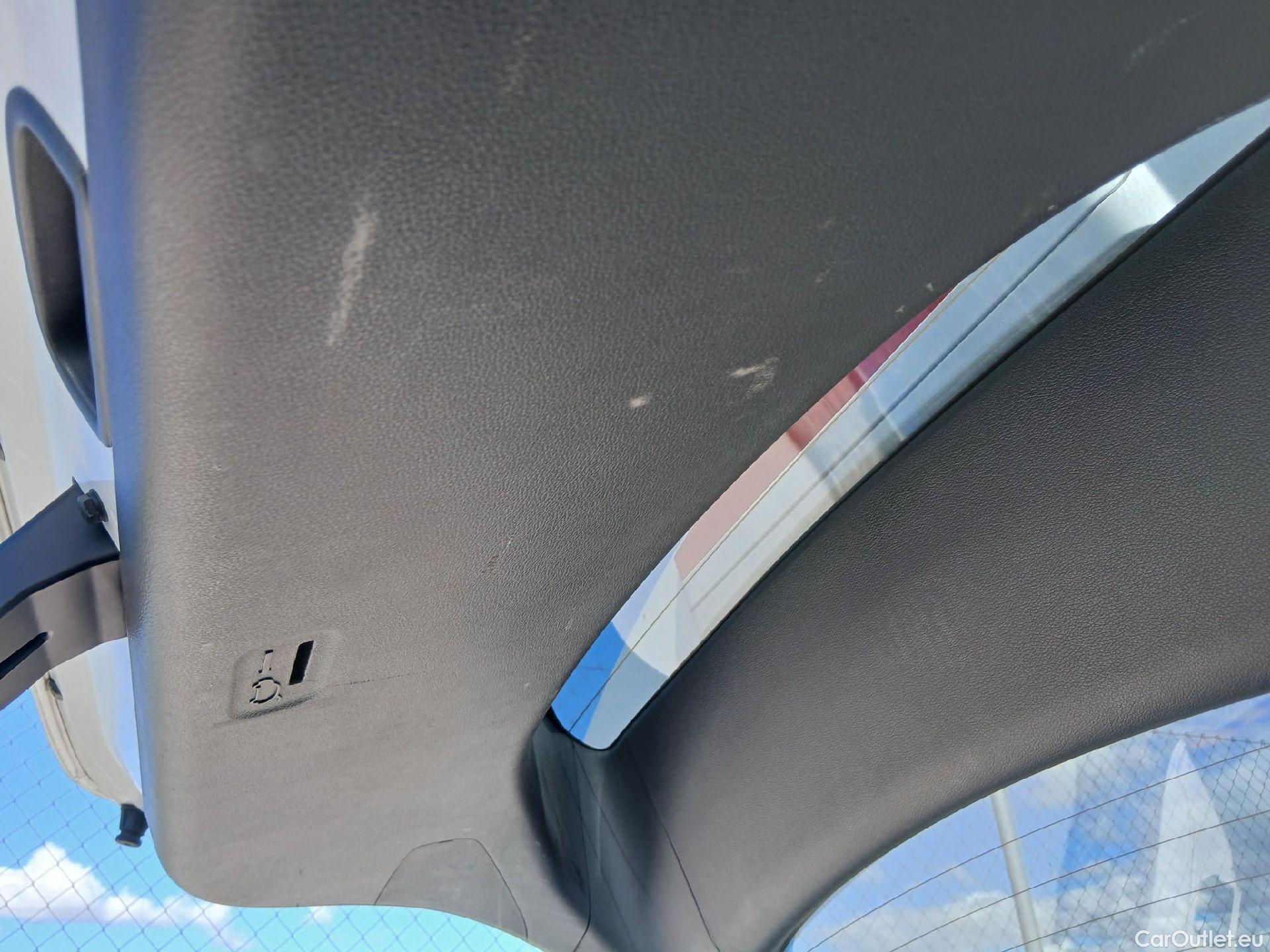  Hyundai   Ioniq HYUNDAI / 2016 / 5P / berlina con portón 1.6 GDI HEV Klass DCT #7