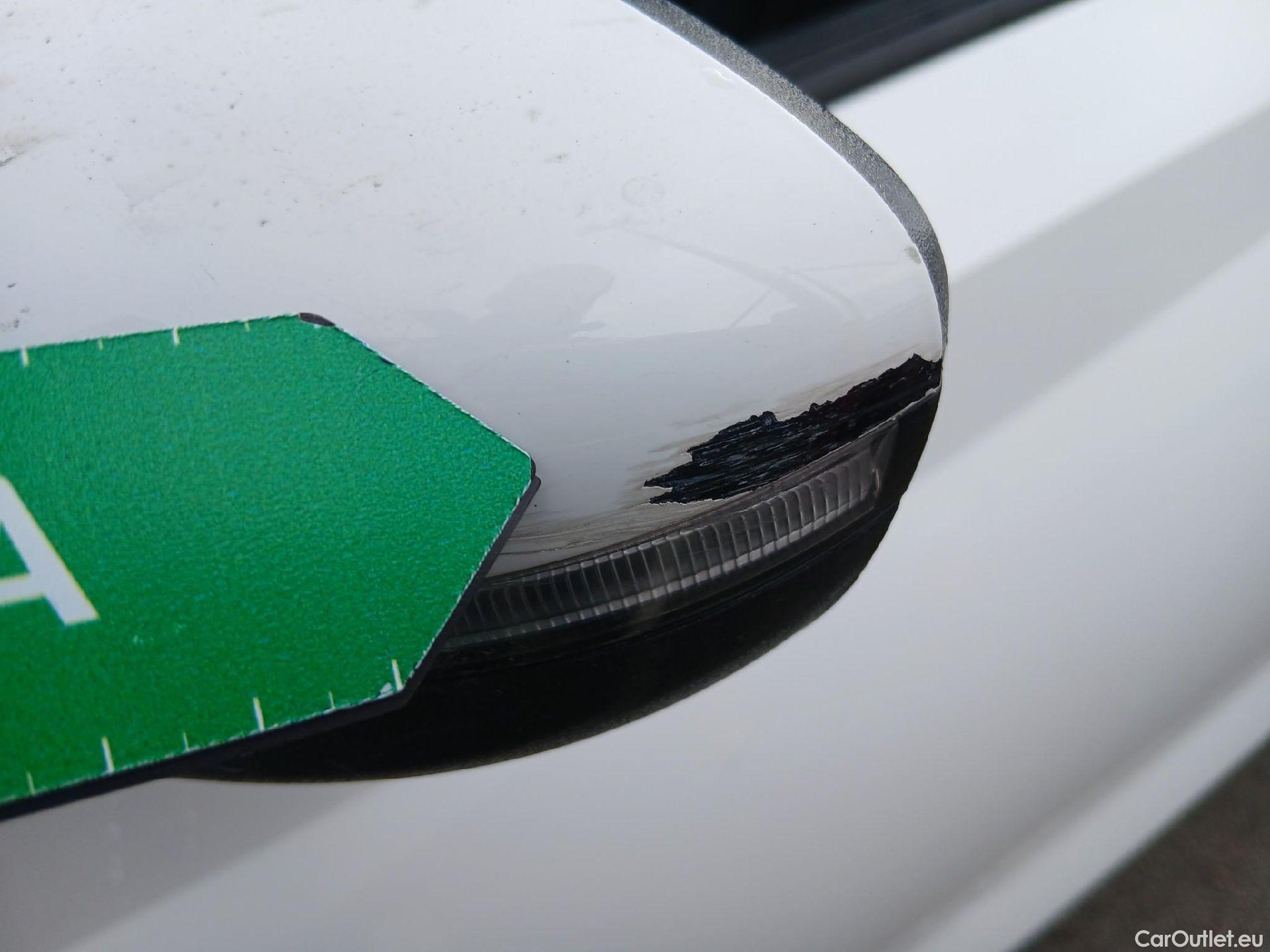  Hyundai  i20 HYUNDAI  / 2020 / 5P / berlina con portón 1.0 TGDI 74kW (100CV) 48V Essence #4