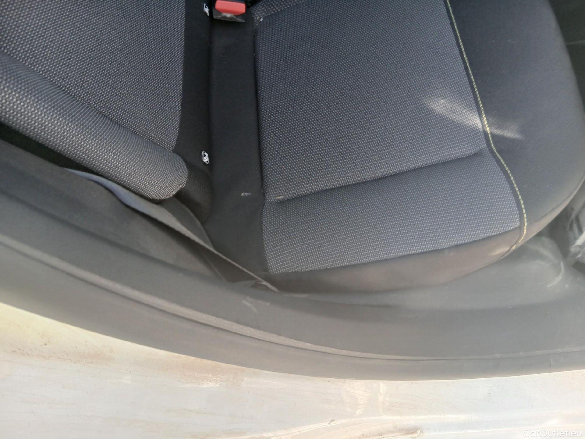  Citroen  C3 CITROEN  / 2020 / 5P / berlina con portón BlueHDi 75KW (100CV) S&S Live Pack #41