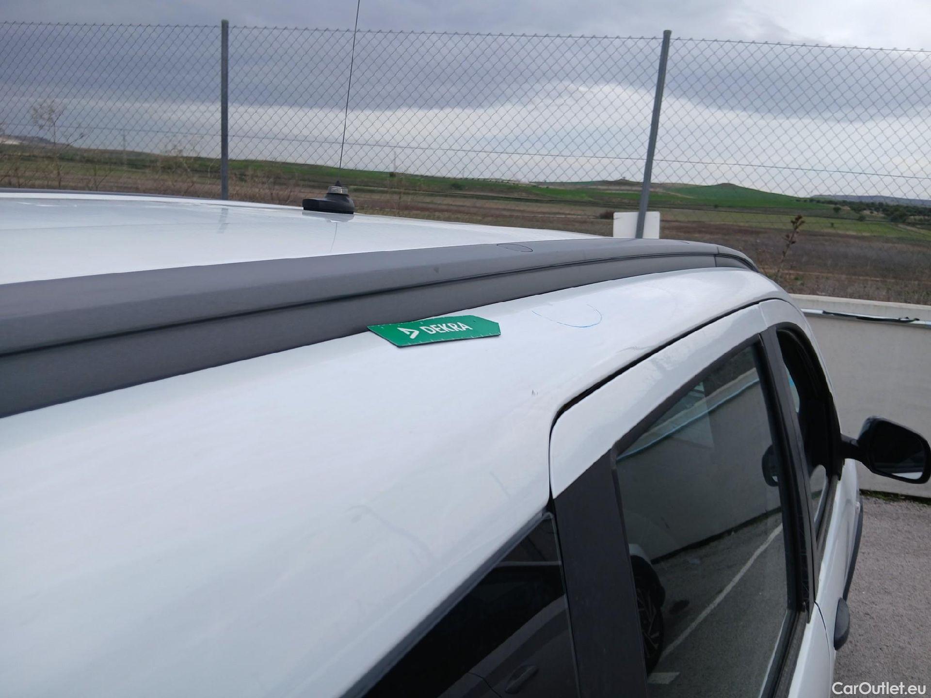  Dacia  Lodgy DACIA  / 2012 / 5P / monovolumen compacto SL Aniversario Blue dCi 85kW(115CV) 7Pl(SP) #60