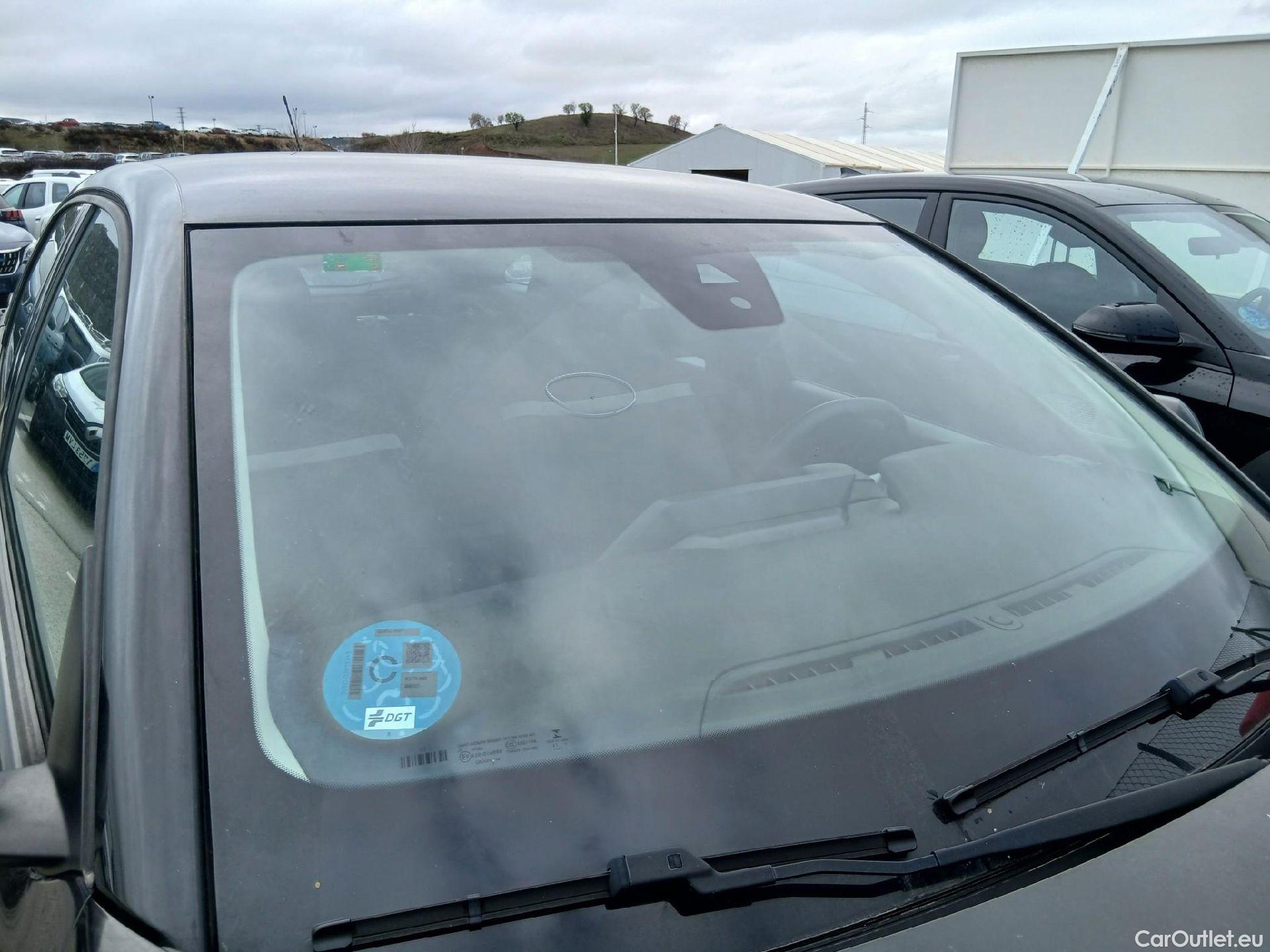  Citroen  C4 CITROEN  / 2020 / 5P / berlina con portón BlueHdi 110 S&S Live Pack #25