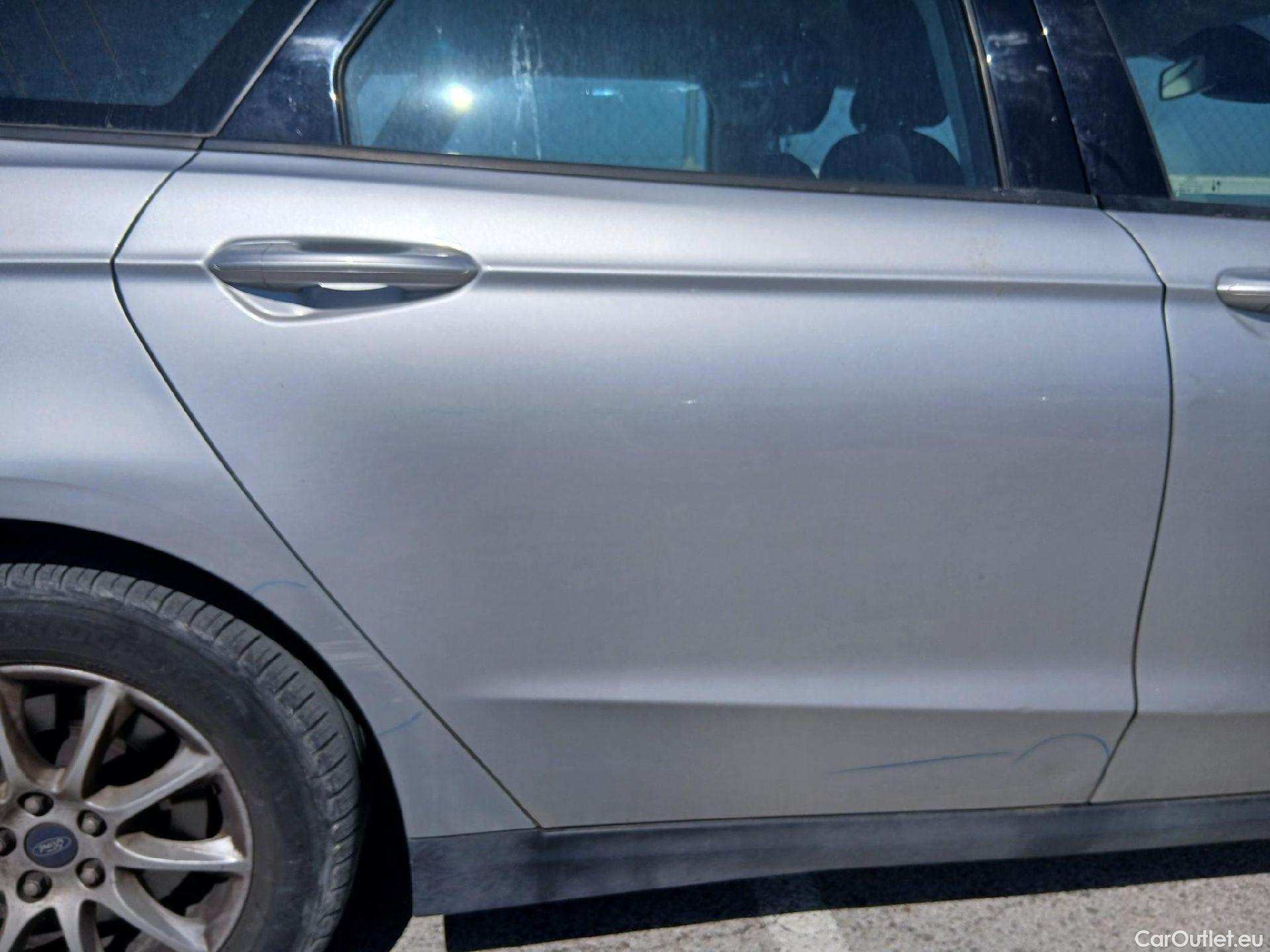  Ford  Mondeo FORD  / 2014 / 5P / familiar 2.0 TDCi 110kW Trend SportBreak #38