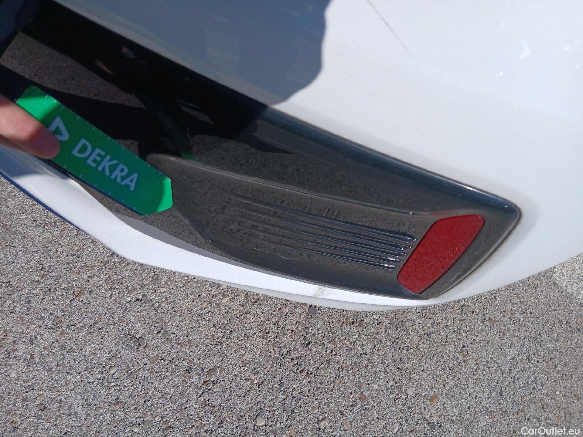  Hyundai   Ioniq HYUNDAI / 2016 / 5P / berlina con portón 1.6 GDI HEV Klass DCT #31