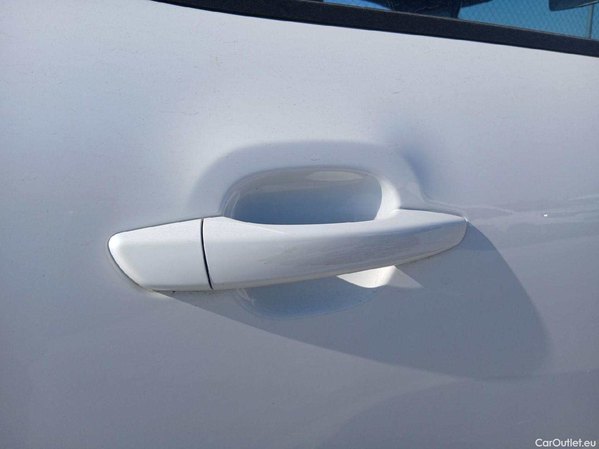  Citroen  C3 CITROEN  / 2020 / 5P / berlina con portón BlueHDi 75KW (100CV) S&S Live Pack #31