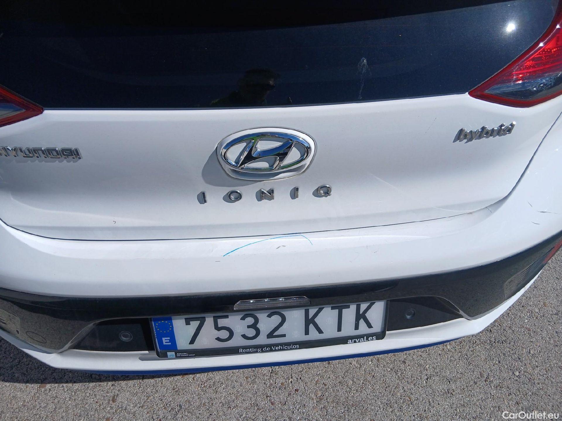  Hyundai   Ioniq HYUNDAI / 2016 / 5P / berlina con portón 1.6 GDI HEV Klass DCT #30