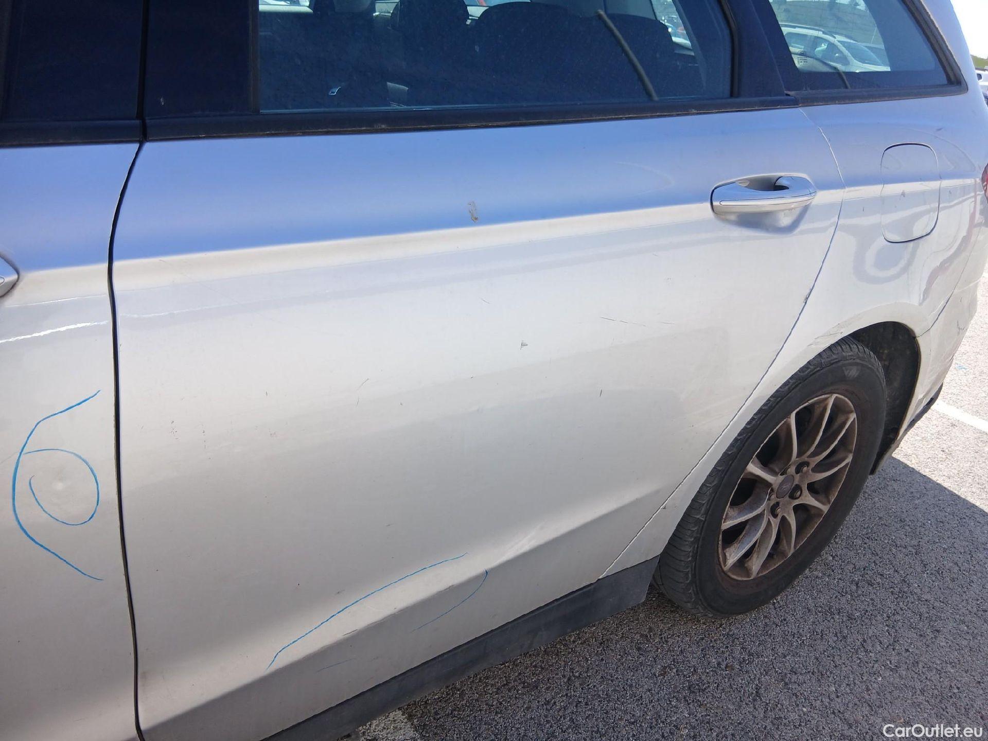  Ford  Mondeo FORD  / 2014 / 5P / familiar 2.0 TDCi 110kW Trend SportBreak #16