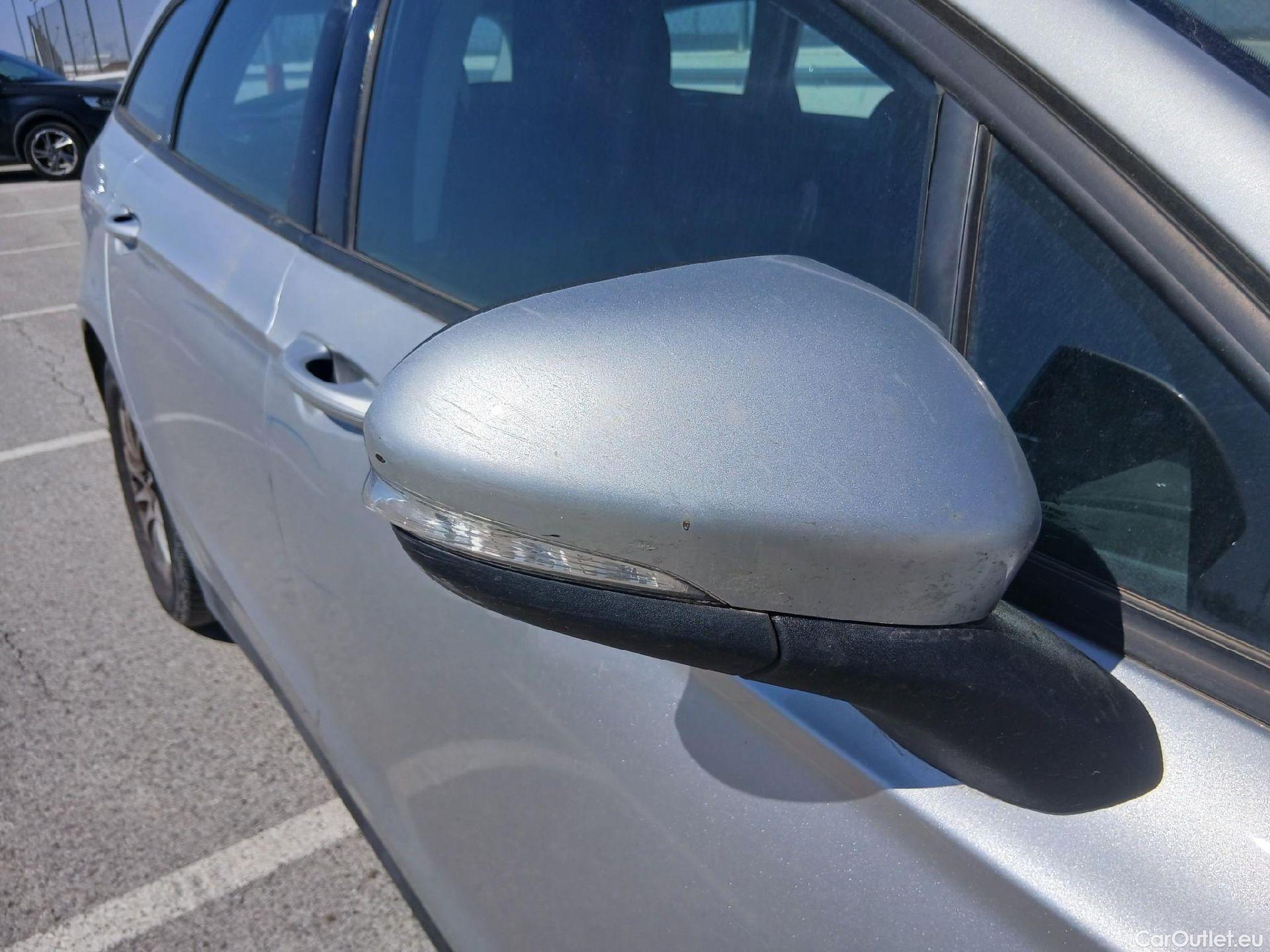  Ford  Mondeo FORD  / 2014 / 5P / familiar 2.0 TDCi 110kW Trend SportBreak #41