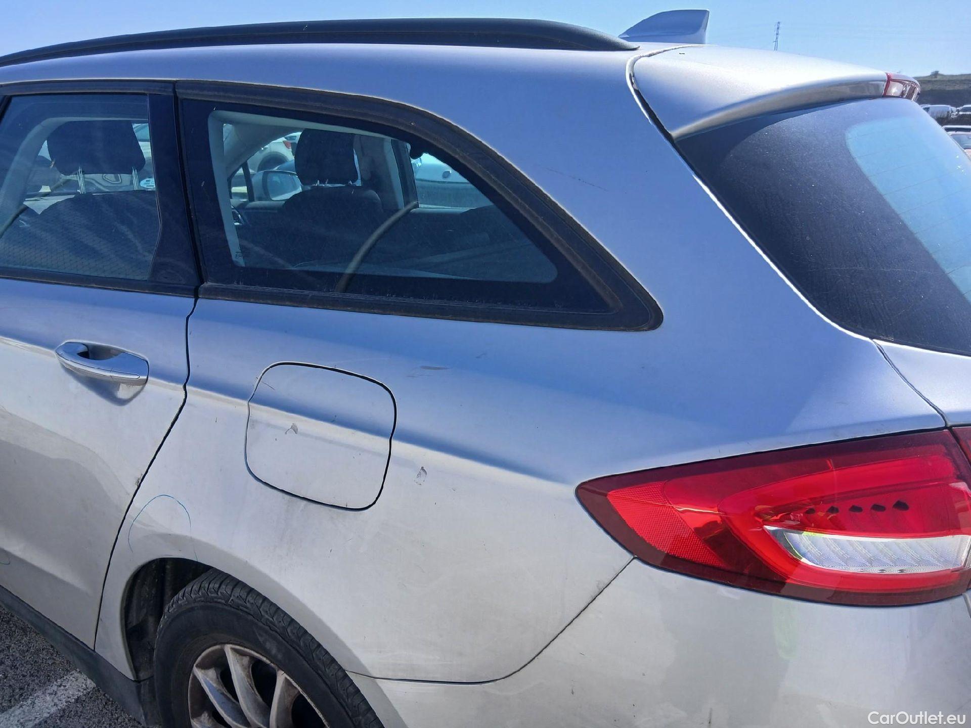  Ford  Mondeo FORD  / 2014 / 5P / familiar 2.0 TDCi 110kW Trend SportBreak #18