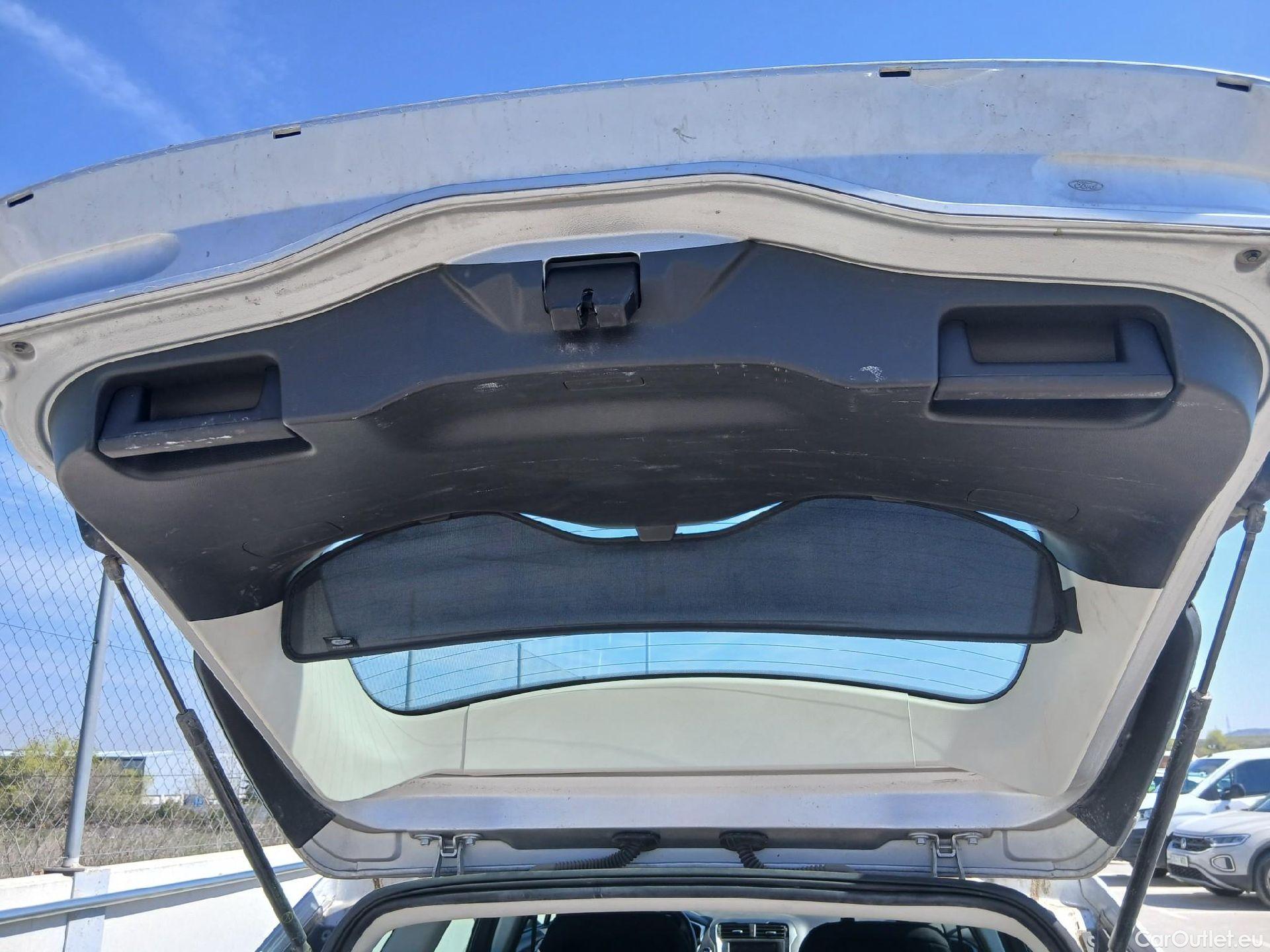  Ford  Mondeo FORD  / 2014 / 5P / familiar 2.0 TDCi 110kW Trend SportBreak #31