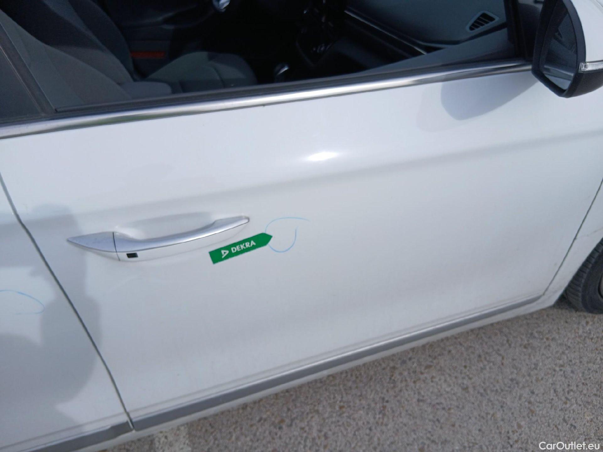  Hyundai   Ioniq HYUNDAI / 2019 / 5P / berlina con portón 1.6 GDI HEV Tecno DCT #44